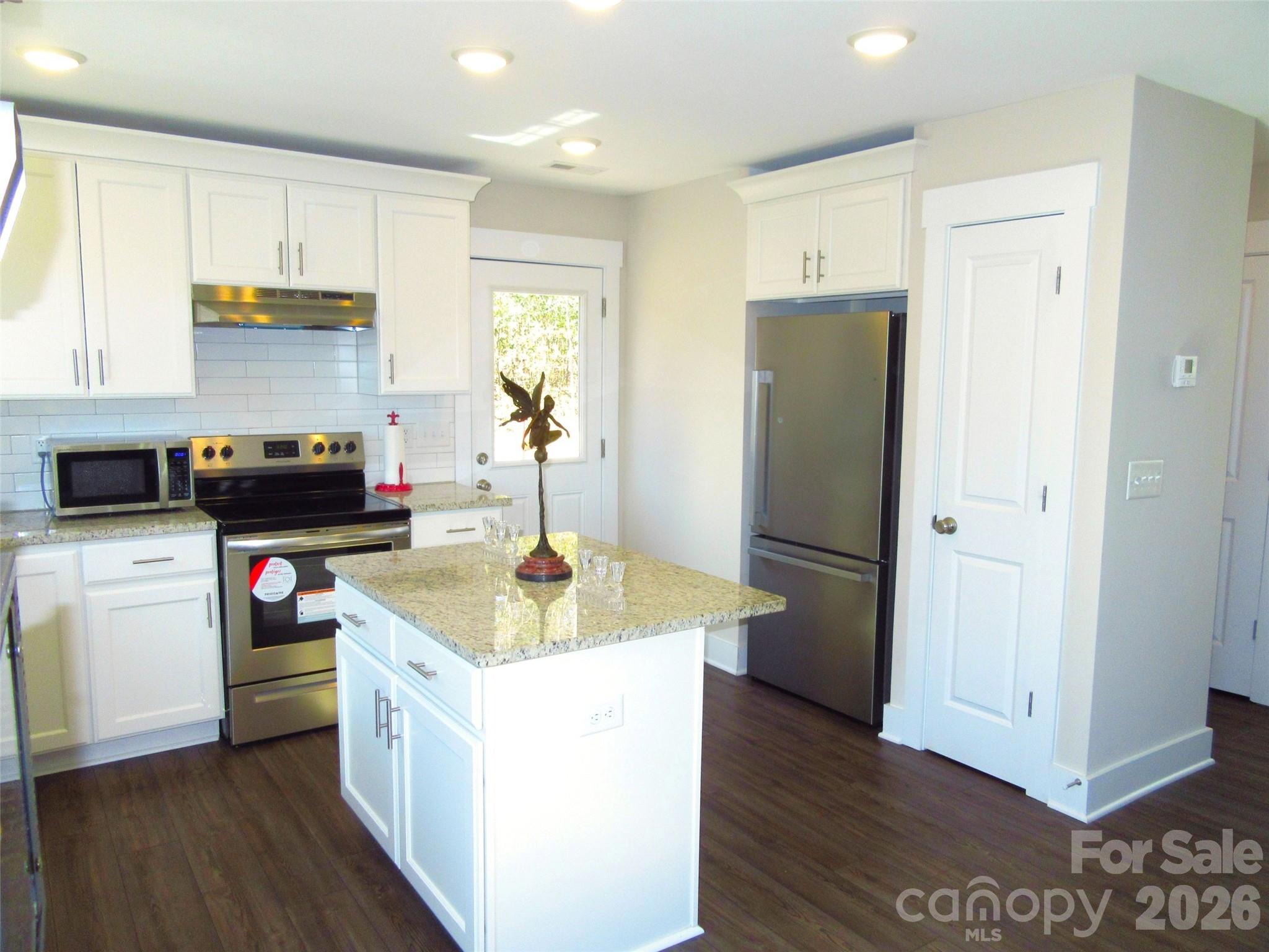 506 Lake Head Road Property Photo 11
