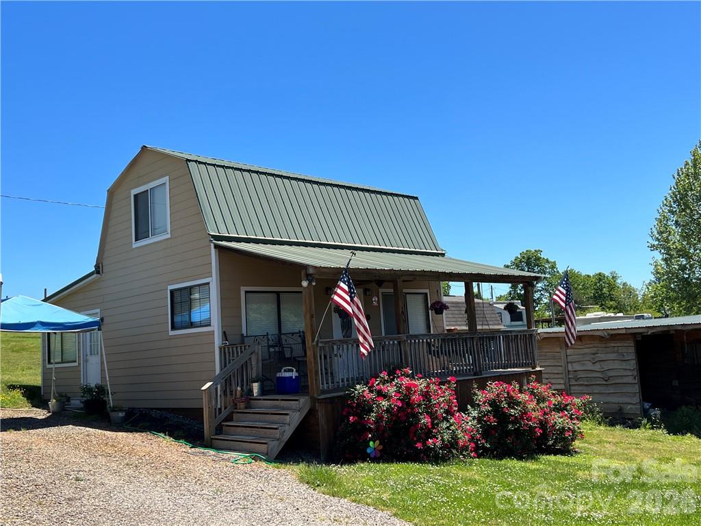 105 Filly Trail Property Photo 2