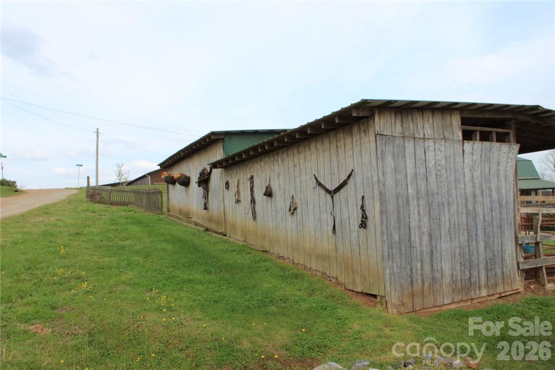 105 Filly Trail Property Photo 5