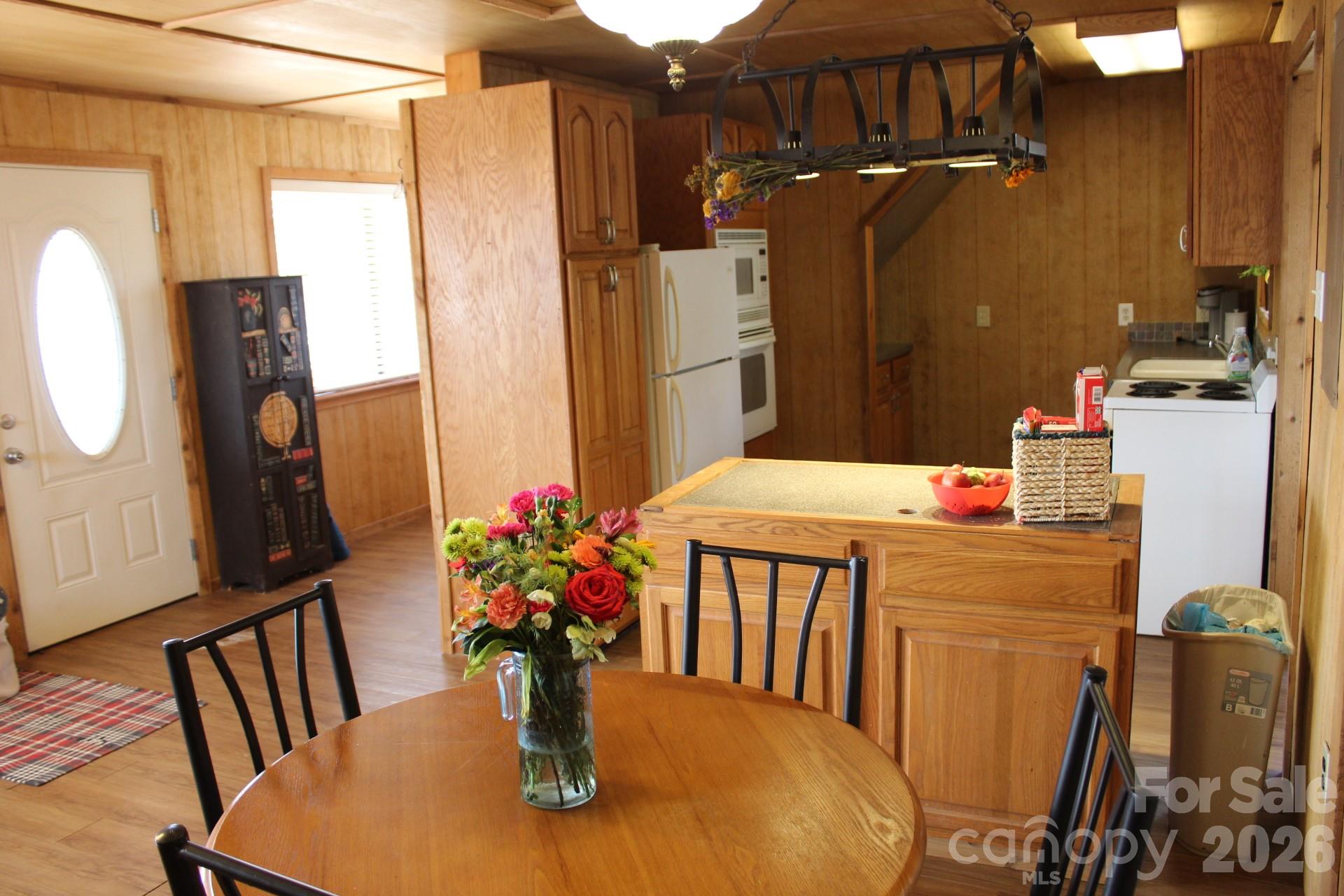 105 Filly Trail Property Photo 7