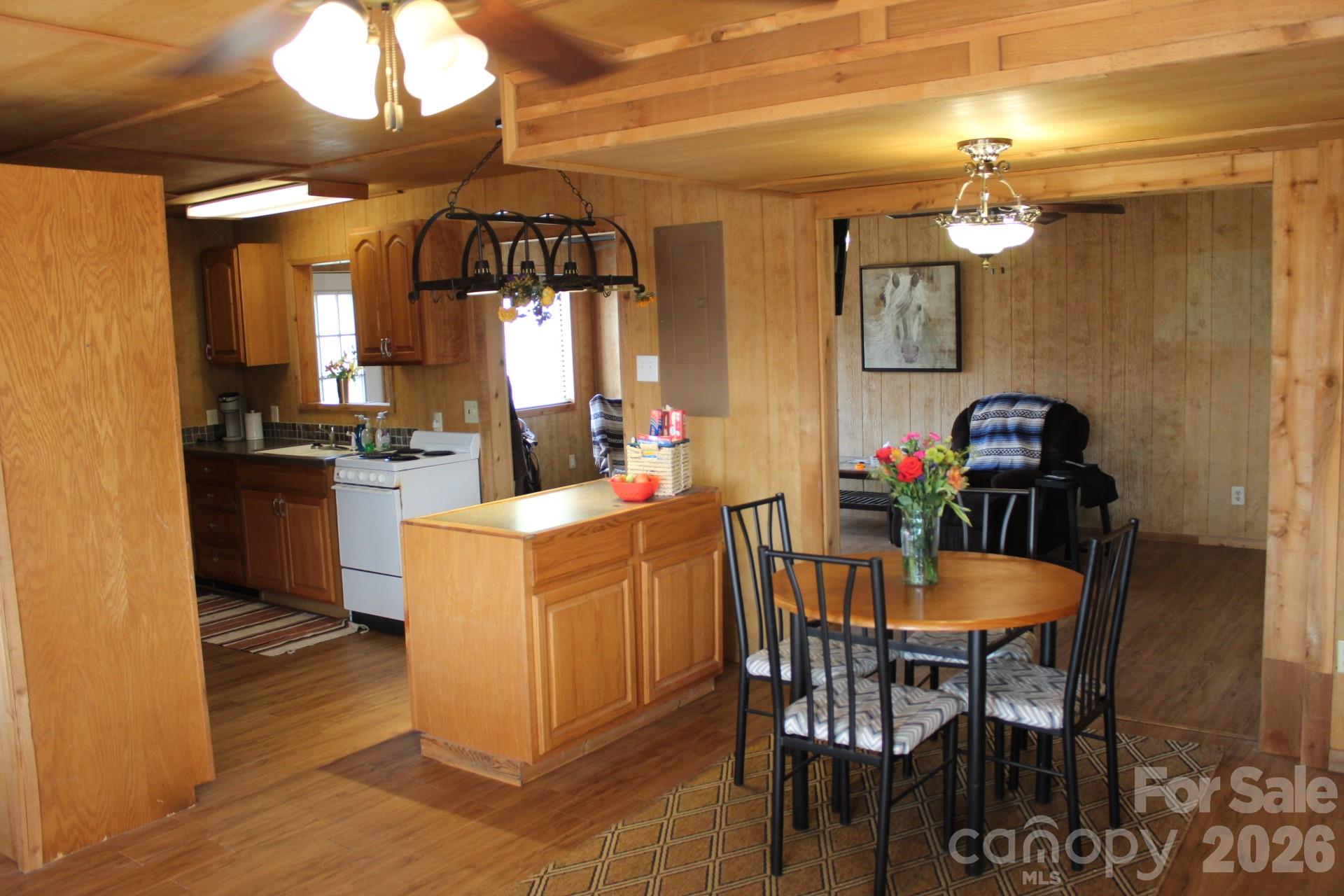 105 Filly Trail Property Photo 8