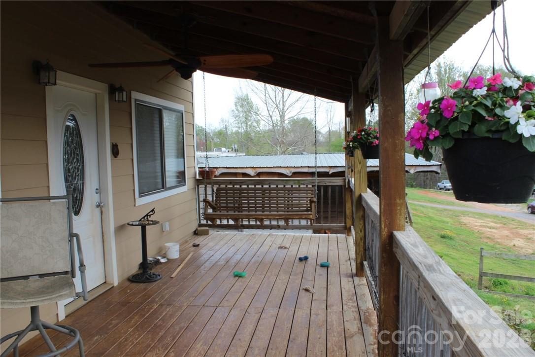 105 Filly Trail Property Photo 27