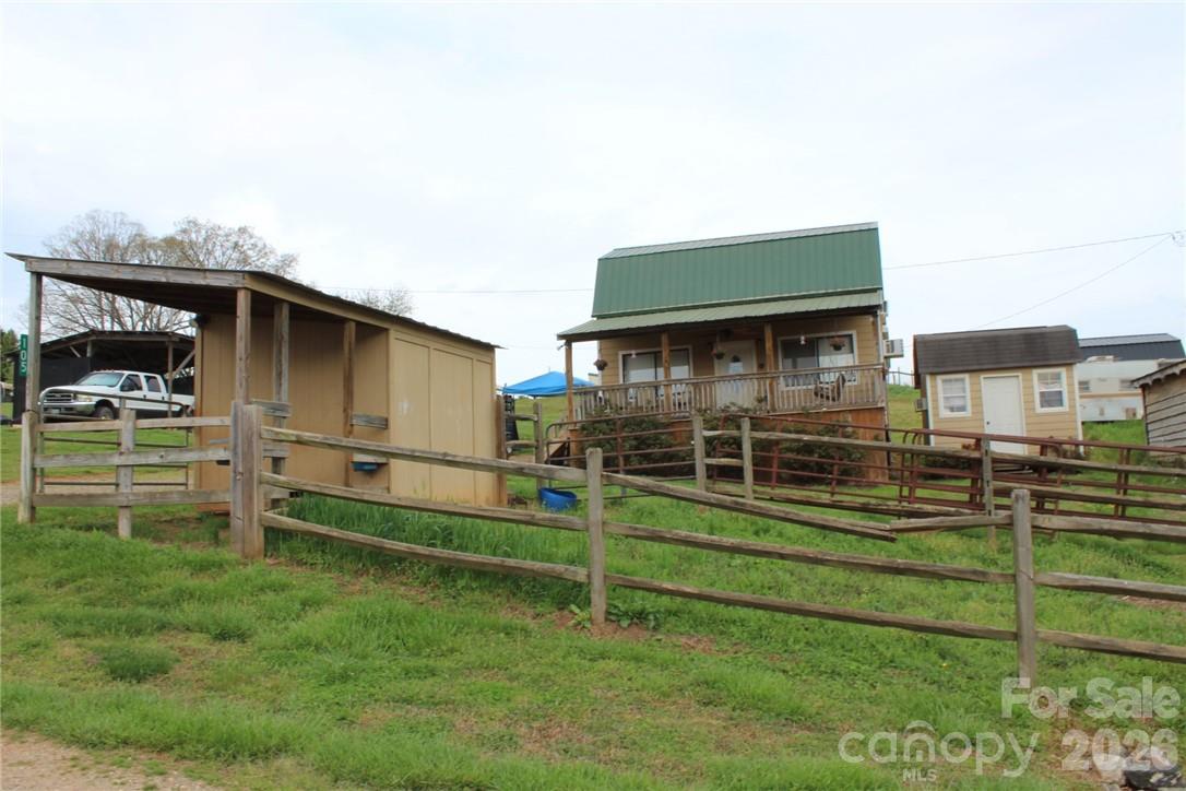 105 Filly Trail Property Photo 30