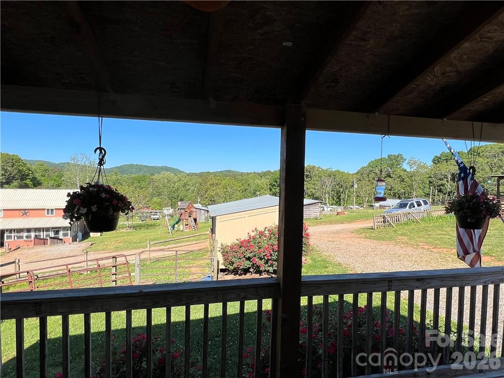 105 Filly Trail Property Photo 36