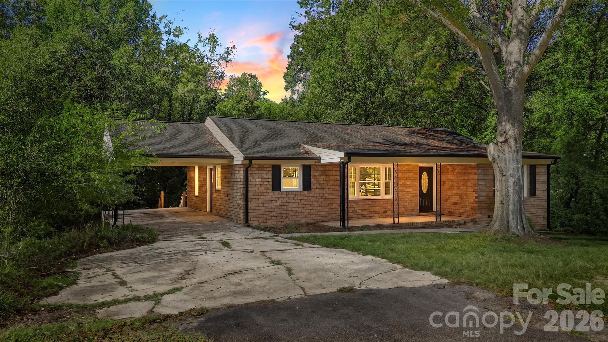 1428 Boxwood Avenue Property Photo 1