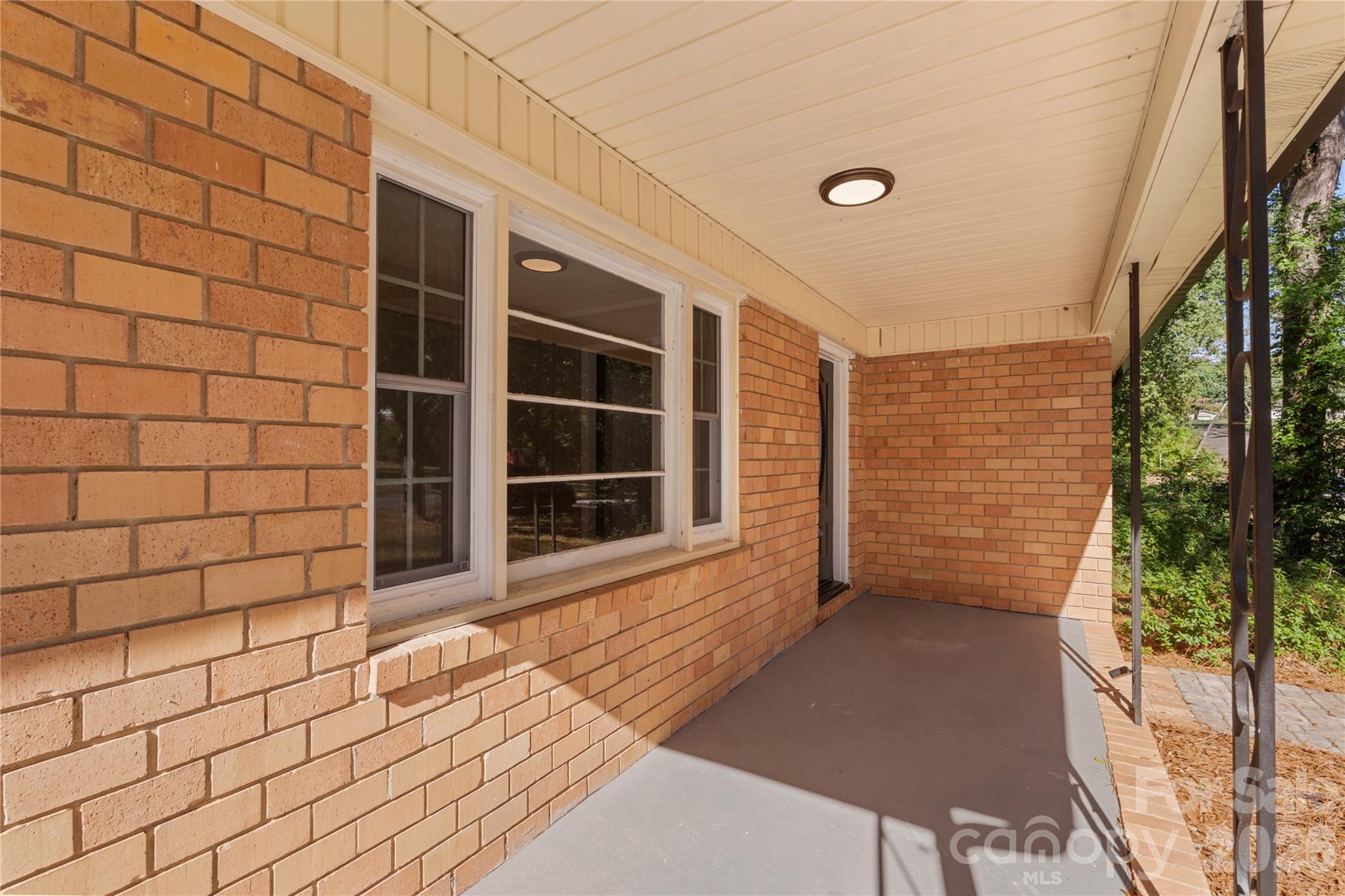 1428 Boxwood Avenue Property Photo 8