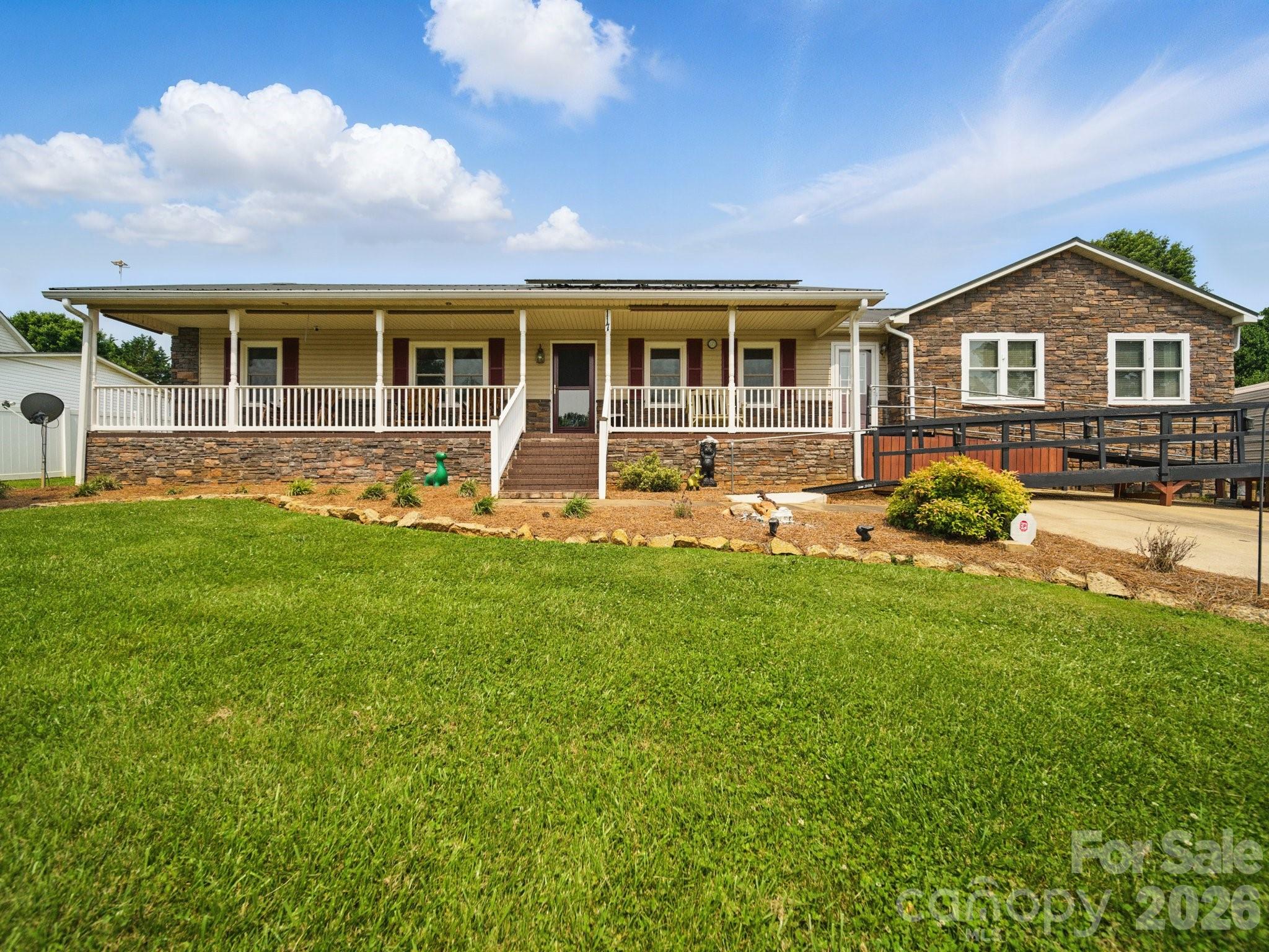 117 Pilots Ridge Drive Property Photo 1
