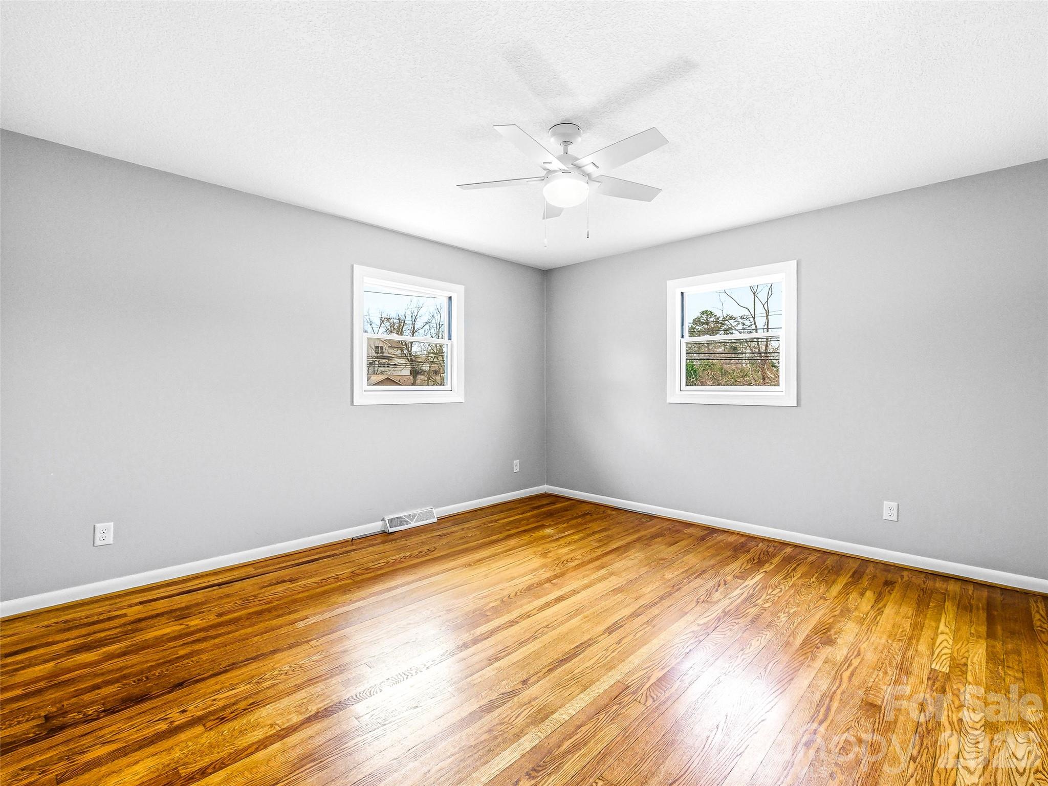 2 Oakland Street Property Photo 21