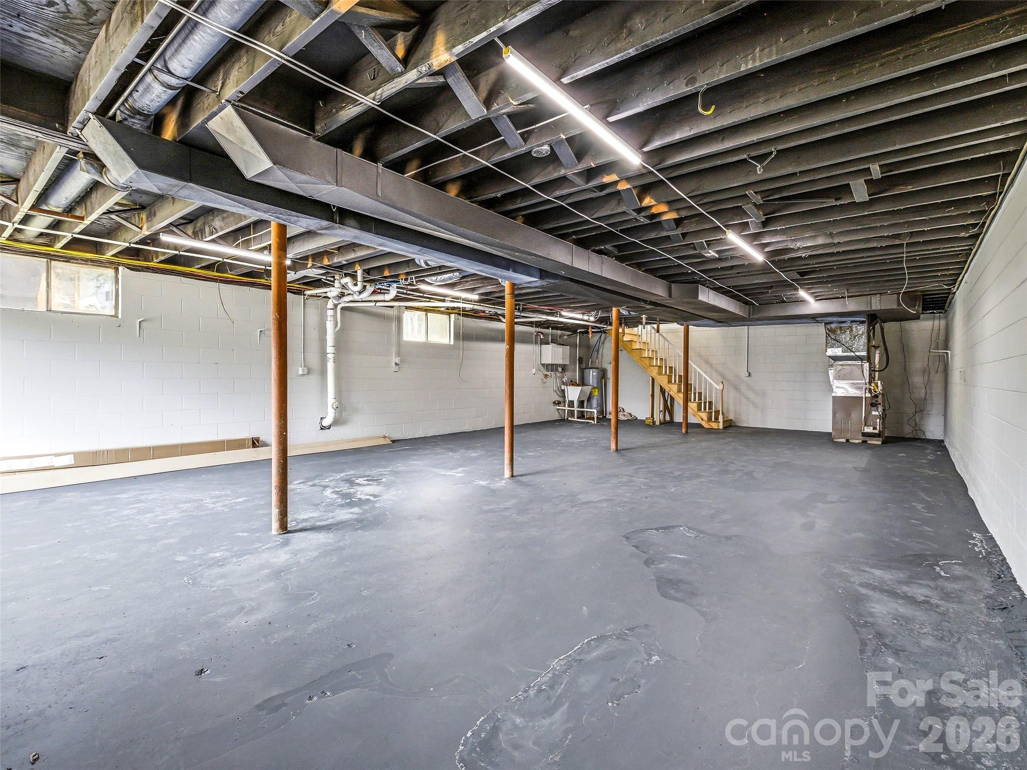 2 Oakland Street Property Photo 29