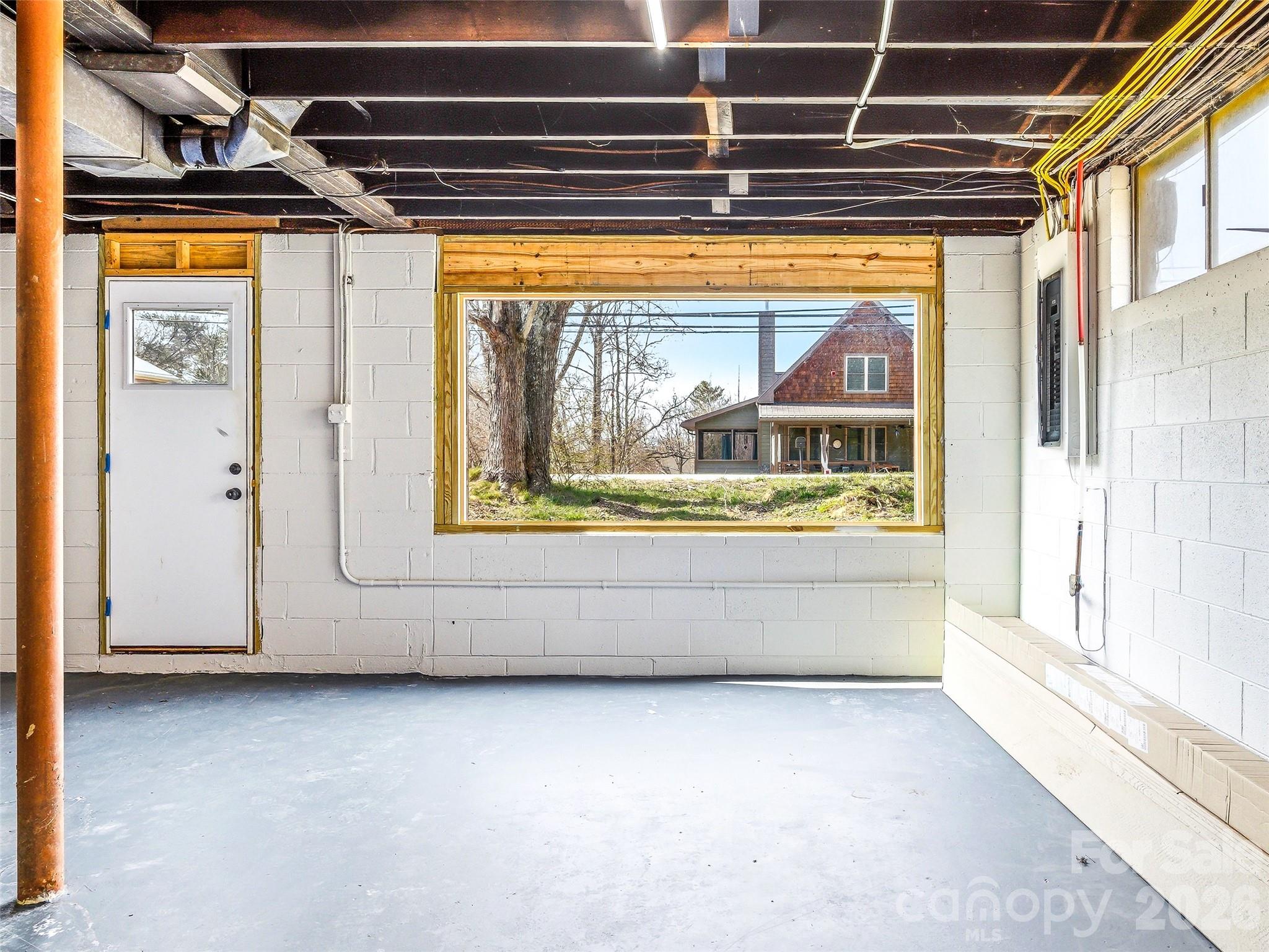 2 Oakland Street Property Photo 30