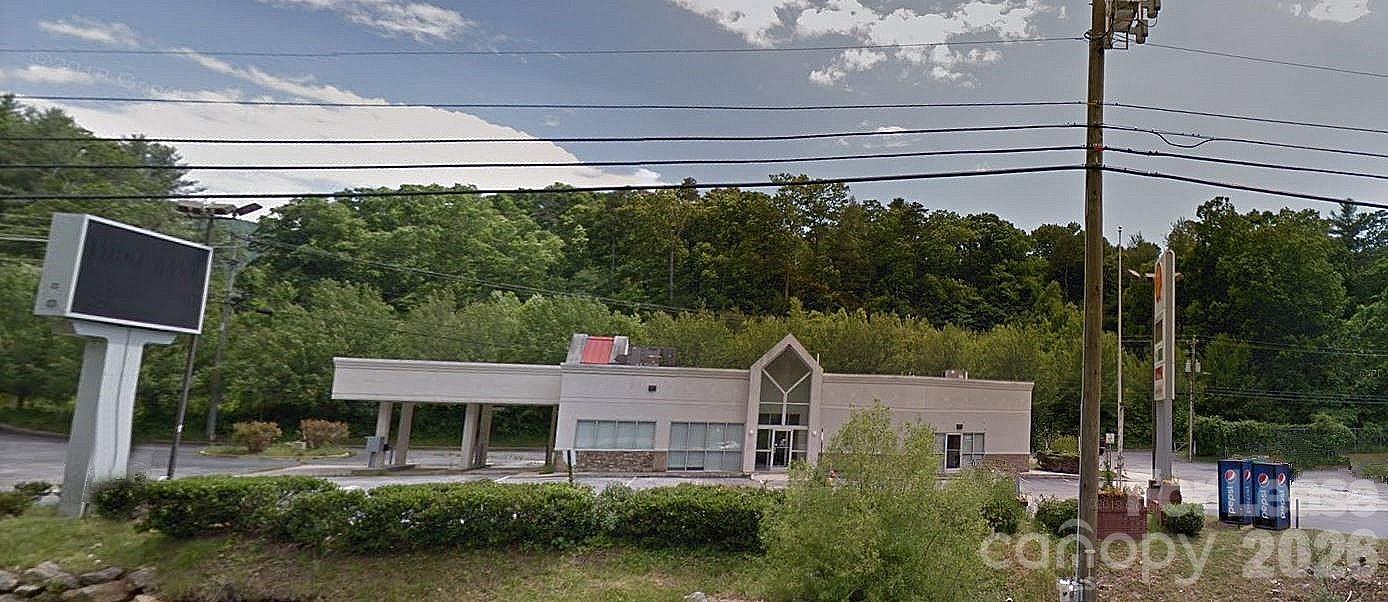 199 Charlotte Highway Property Photo 2