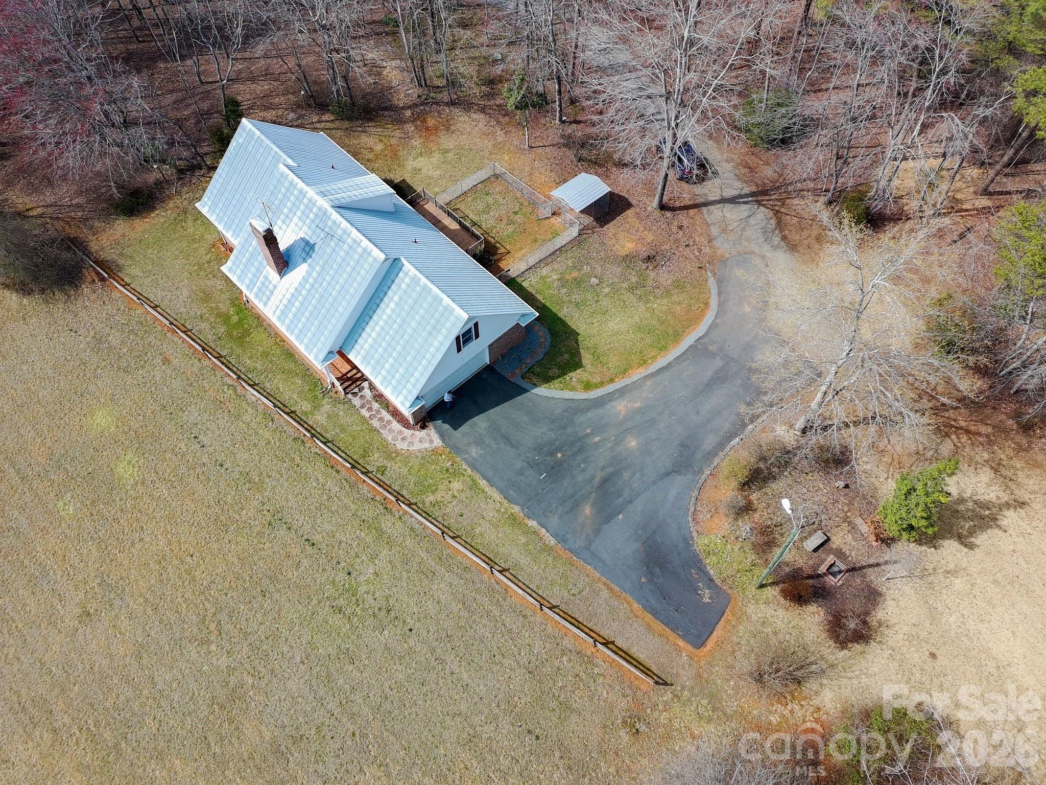 120 Skyline Drive Property Photo 3