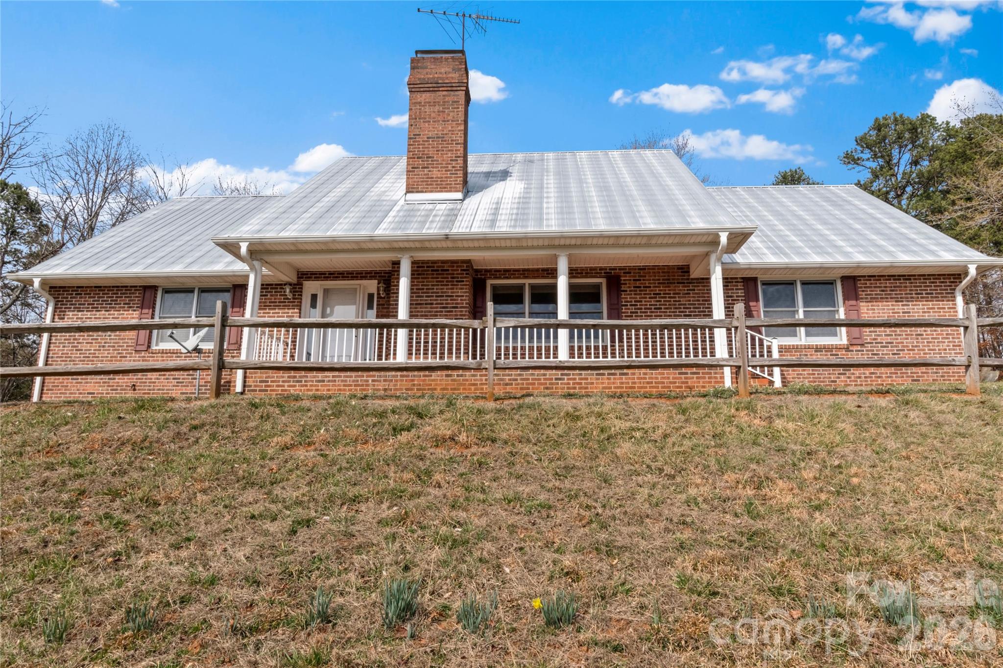 120 Skyline Drive Property Photo 4