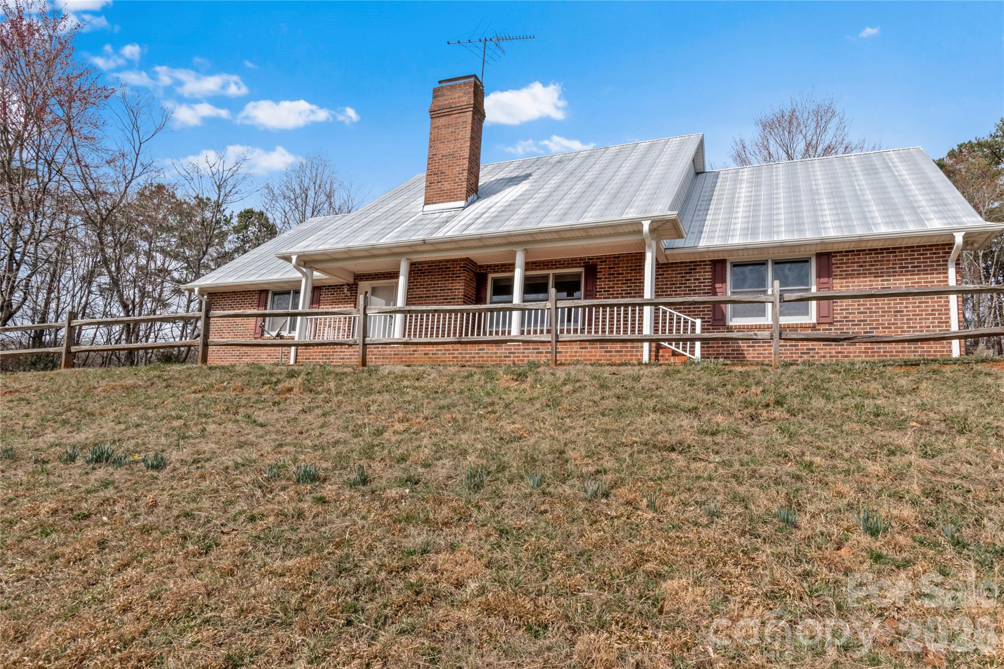 120 Skyline Drive Property Photo 5