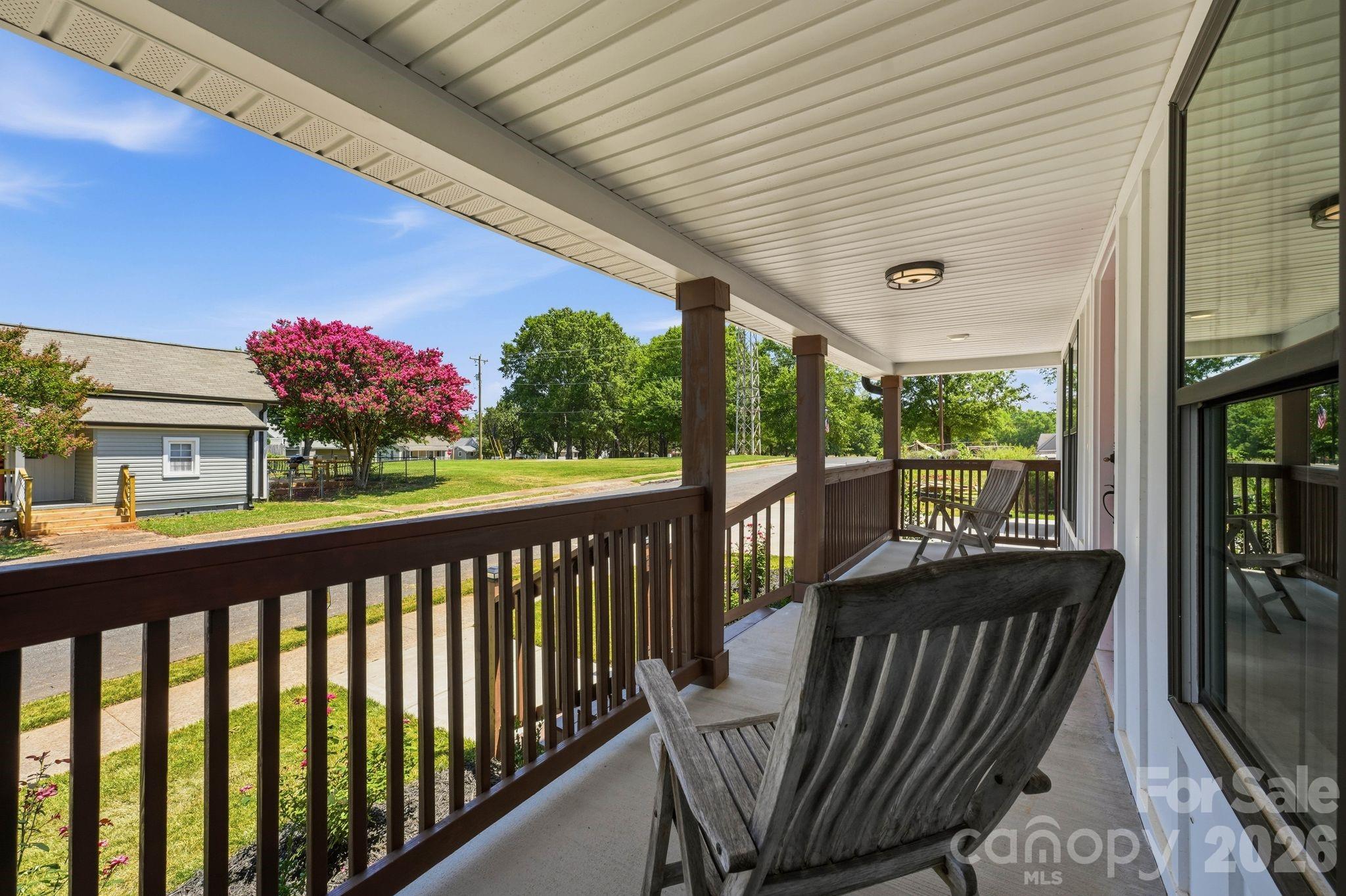 203 Lee Street Property Photo 4