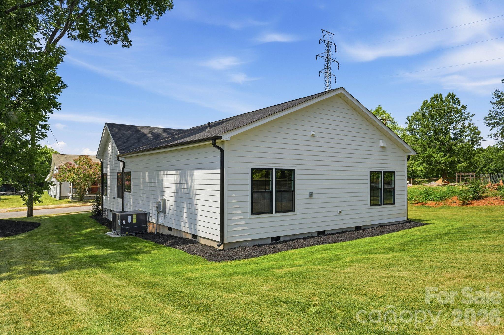 203 Lee Street Property Photo 6