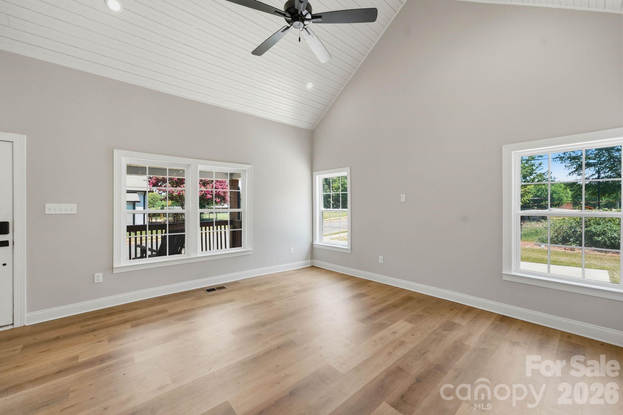 203 Lee Street Property Photo 15