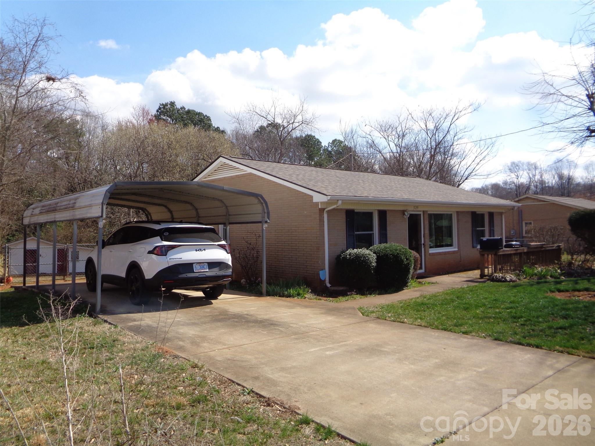 529 Harmon Street Property Photo 3