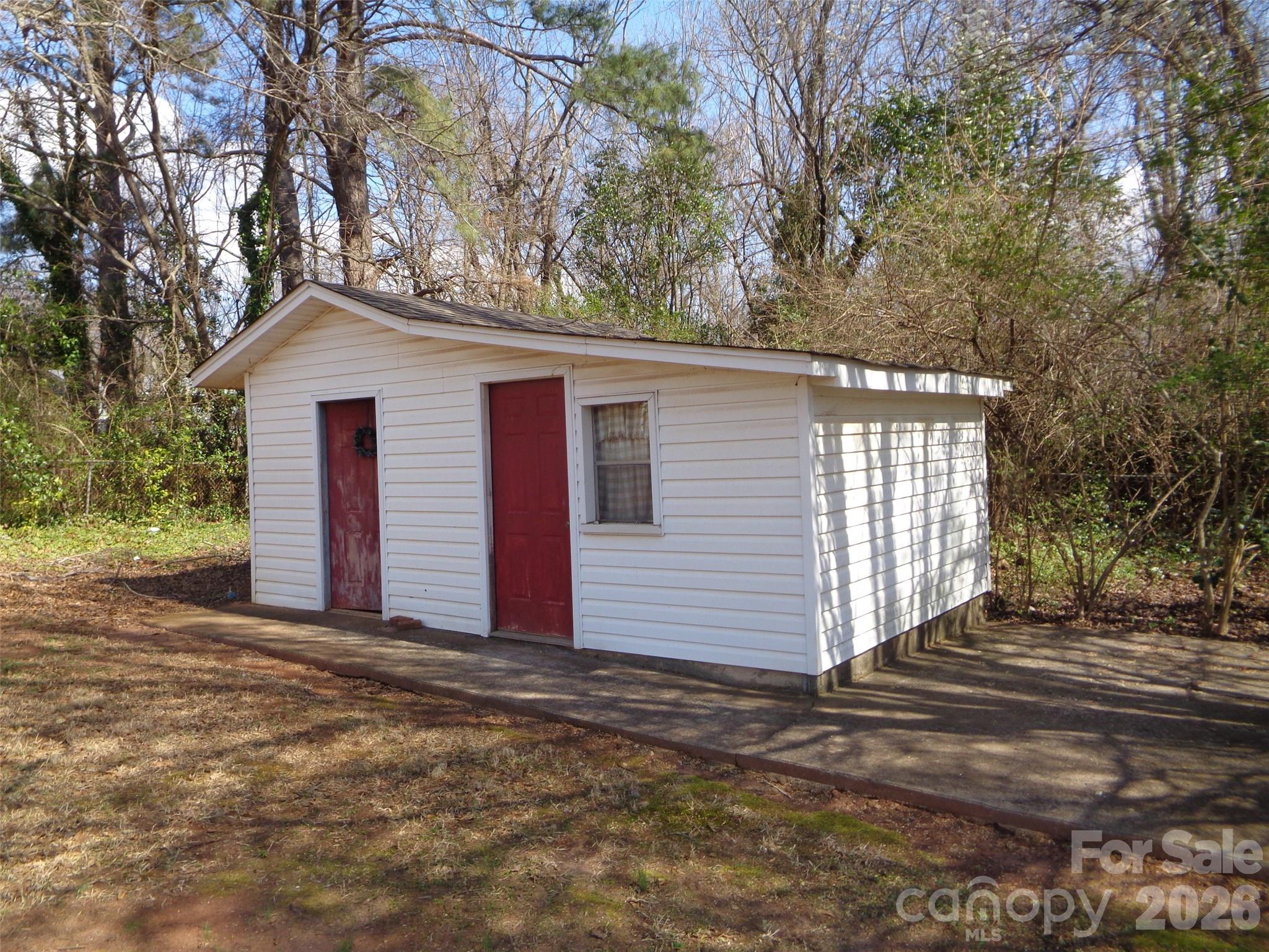 529 Harmon Street Property Photo 9