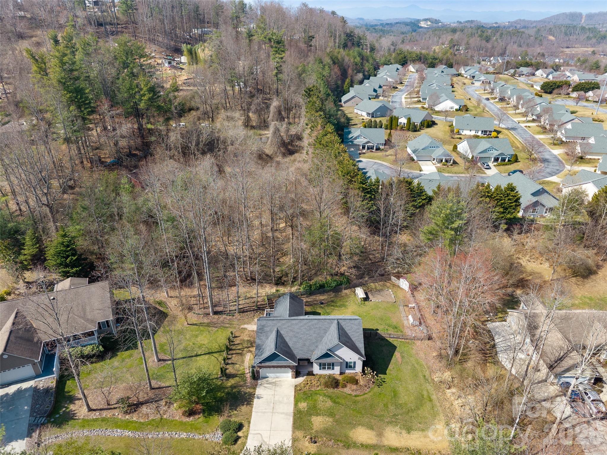 163 Oak Apple Lane Property Photo 4
