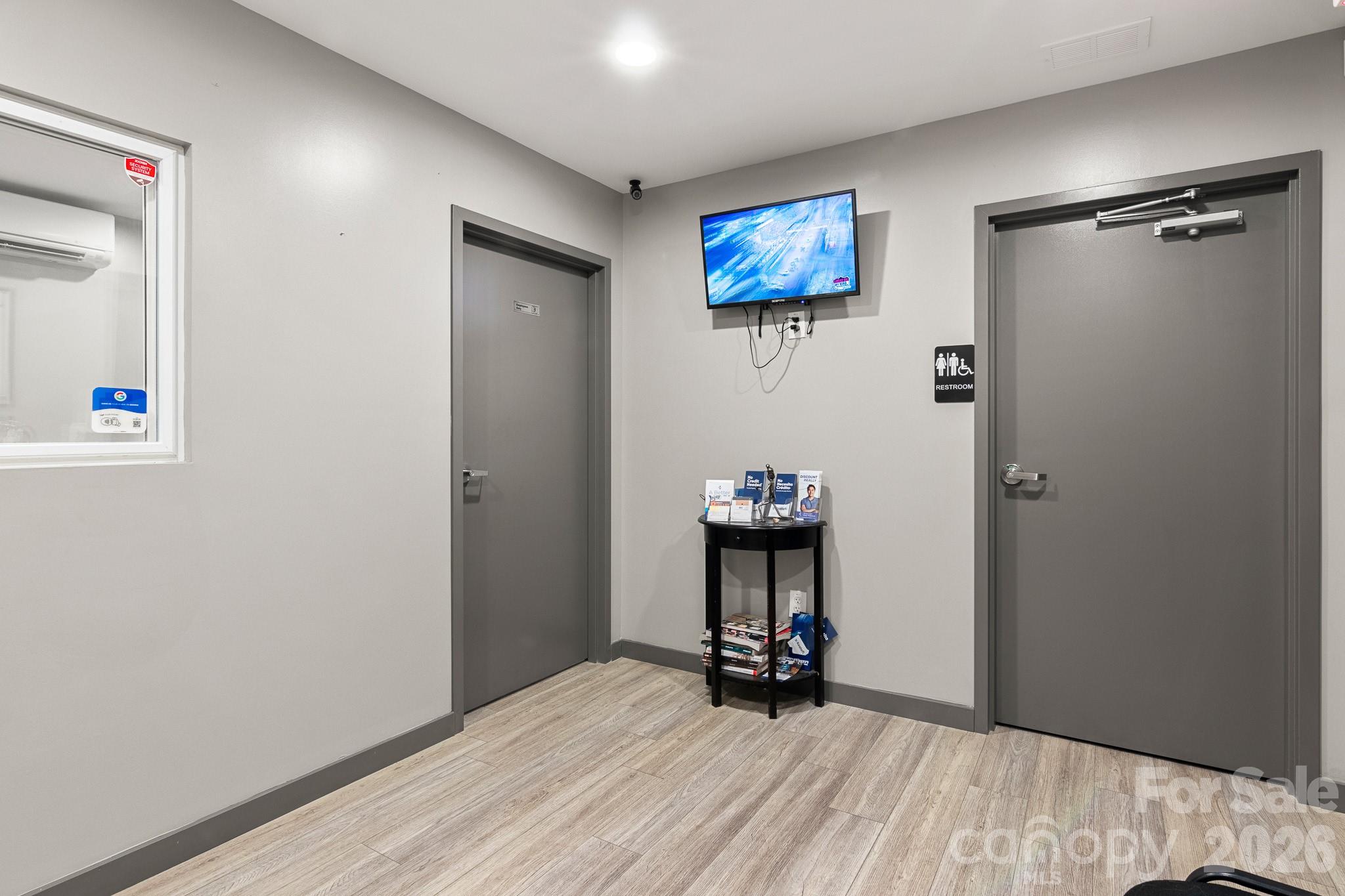 3413 S Tryon Street Property Photo 11
