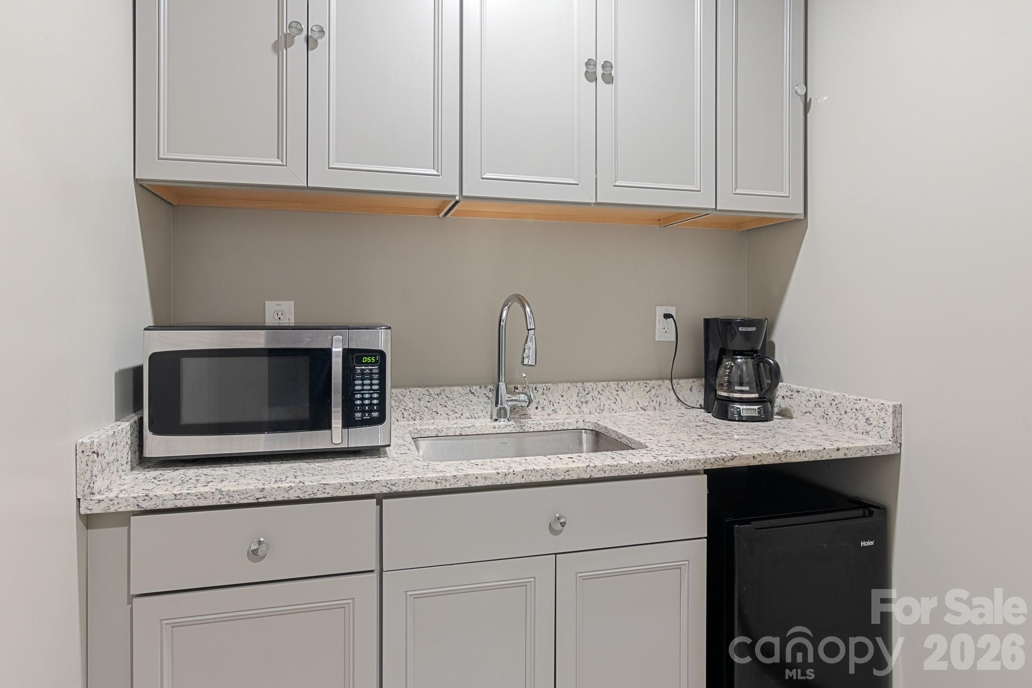 3413 S Tryon Street Property Photo 15