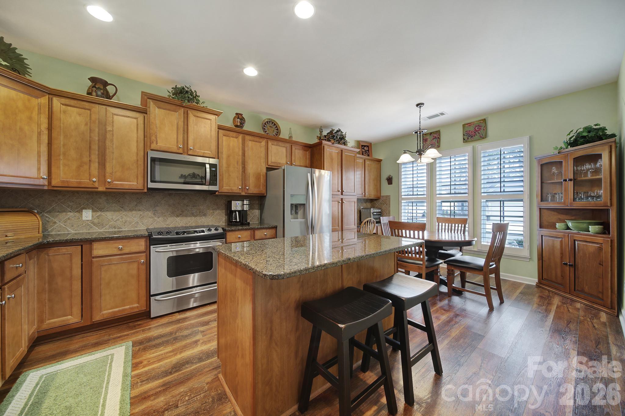 52083 Longspur Lane Property Photo 4