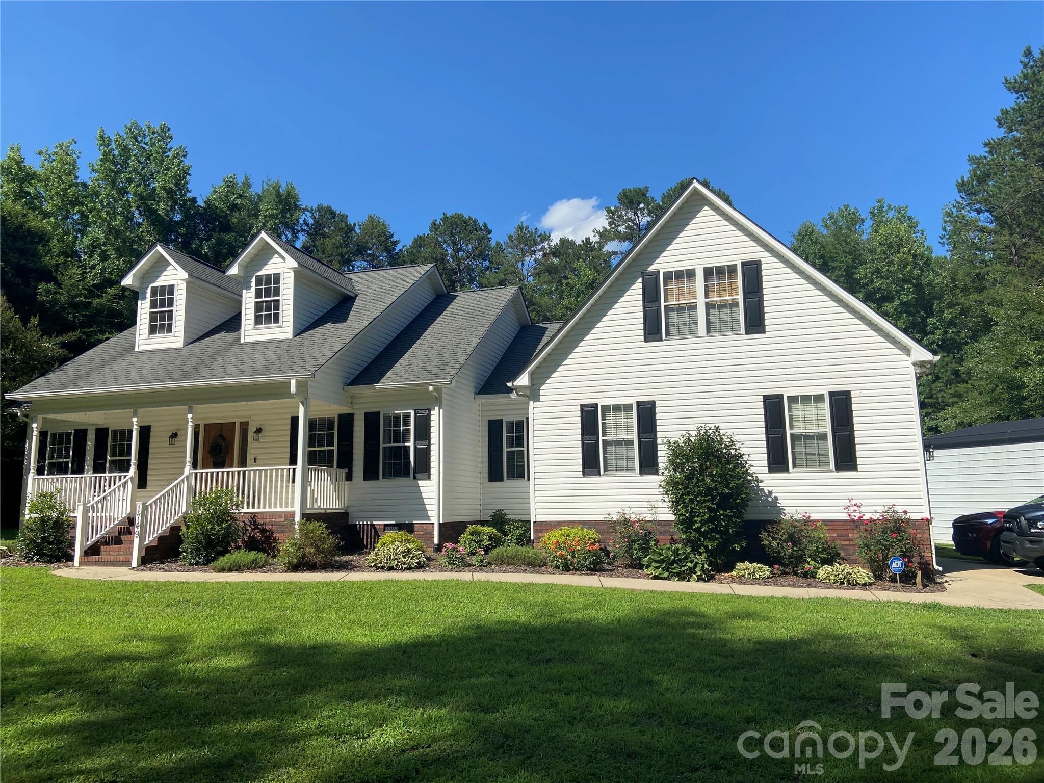 1749 Sells Road Property Photo 2