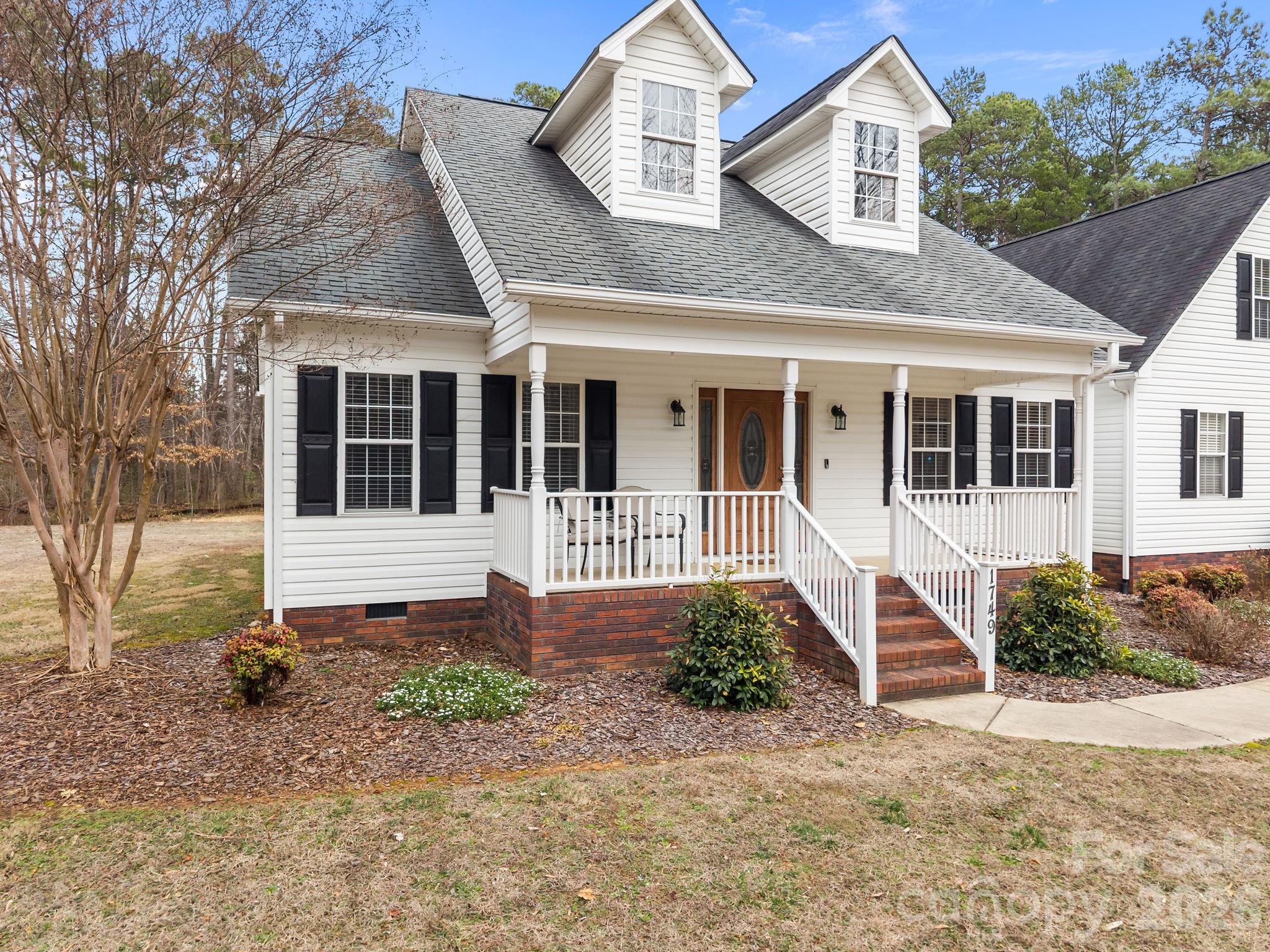 1749 Sells Road Property Photo 5