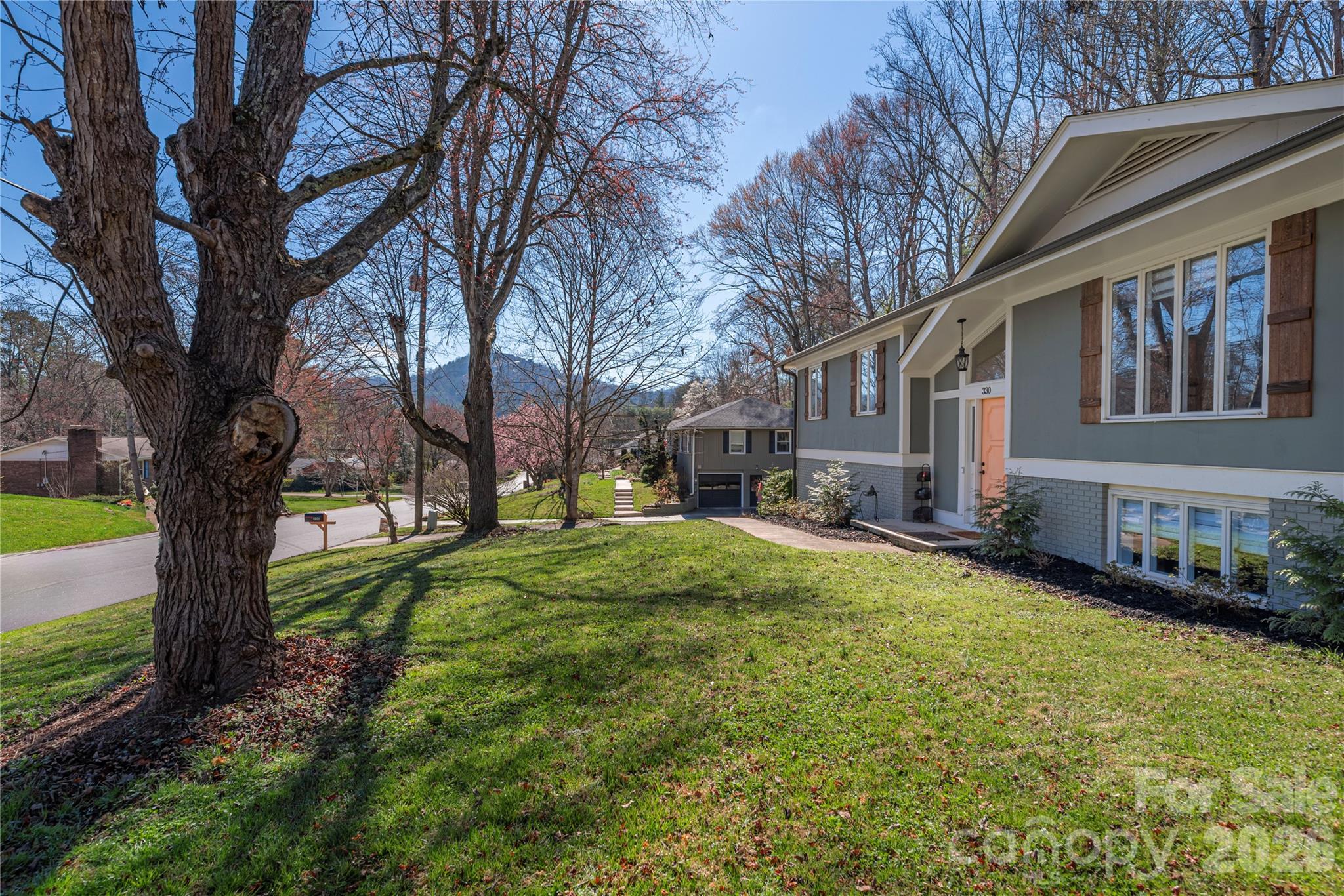 330 Woody Lane Property Photo 2