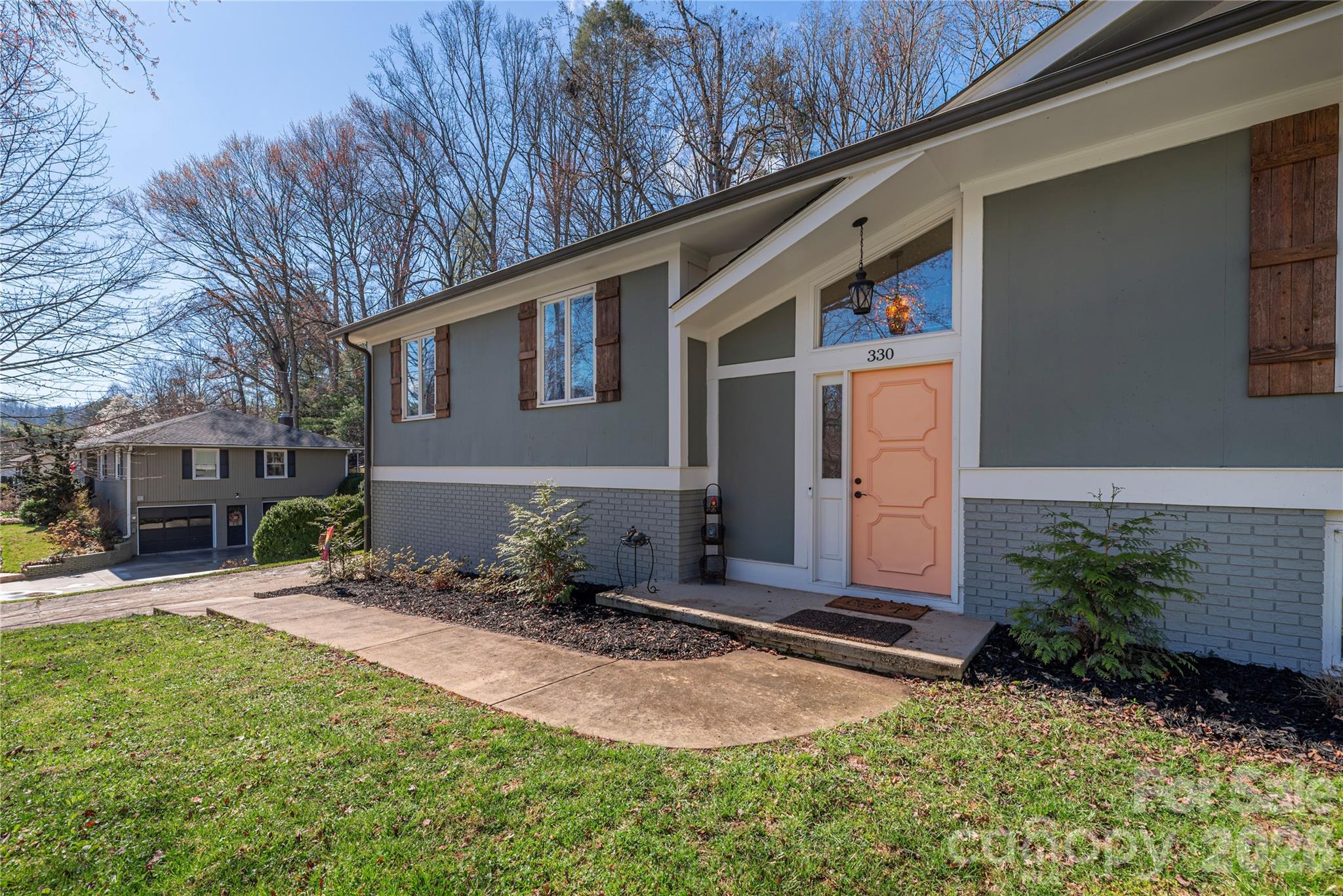 330 Woody Lane Property Photo 4