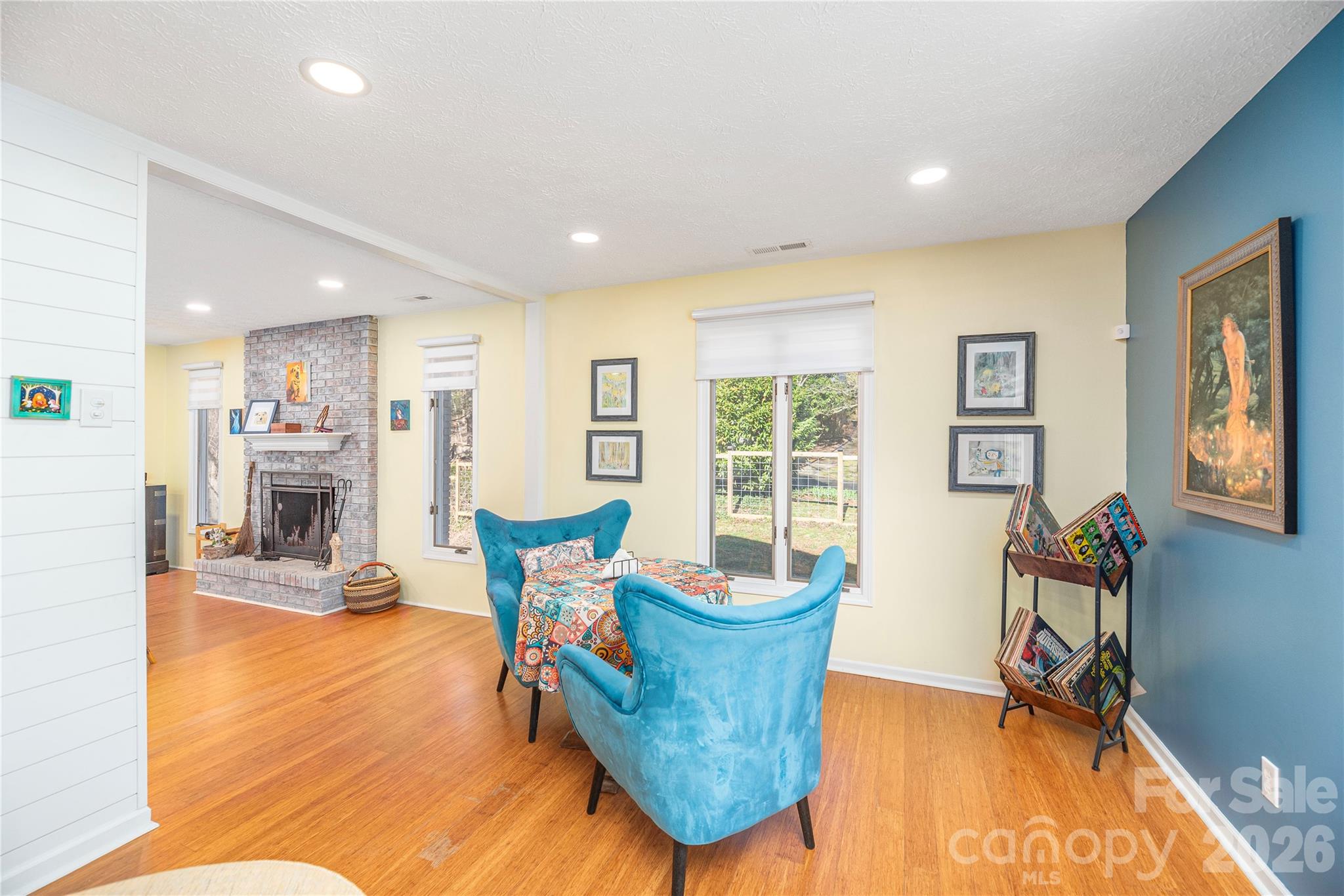 330 Woody Lane Property Photo 8