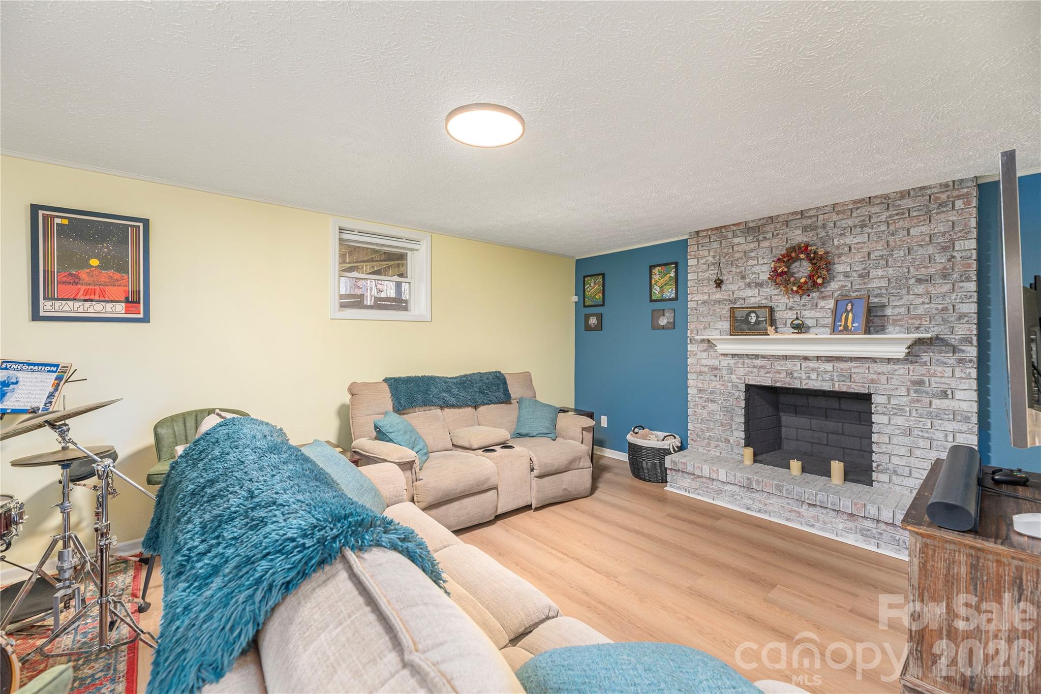 330 Woody Lane Property Photo 18