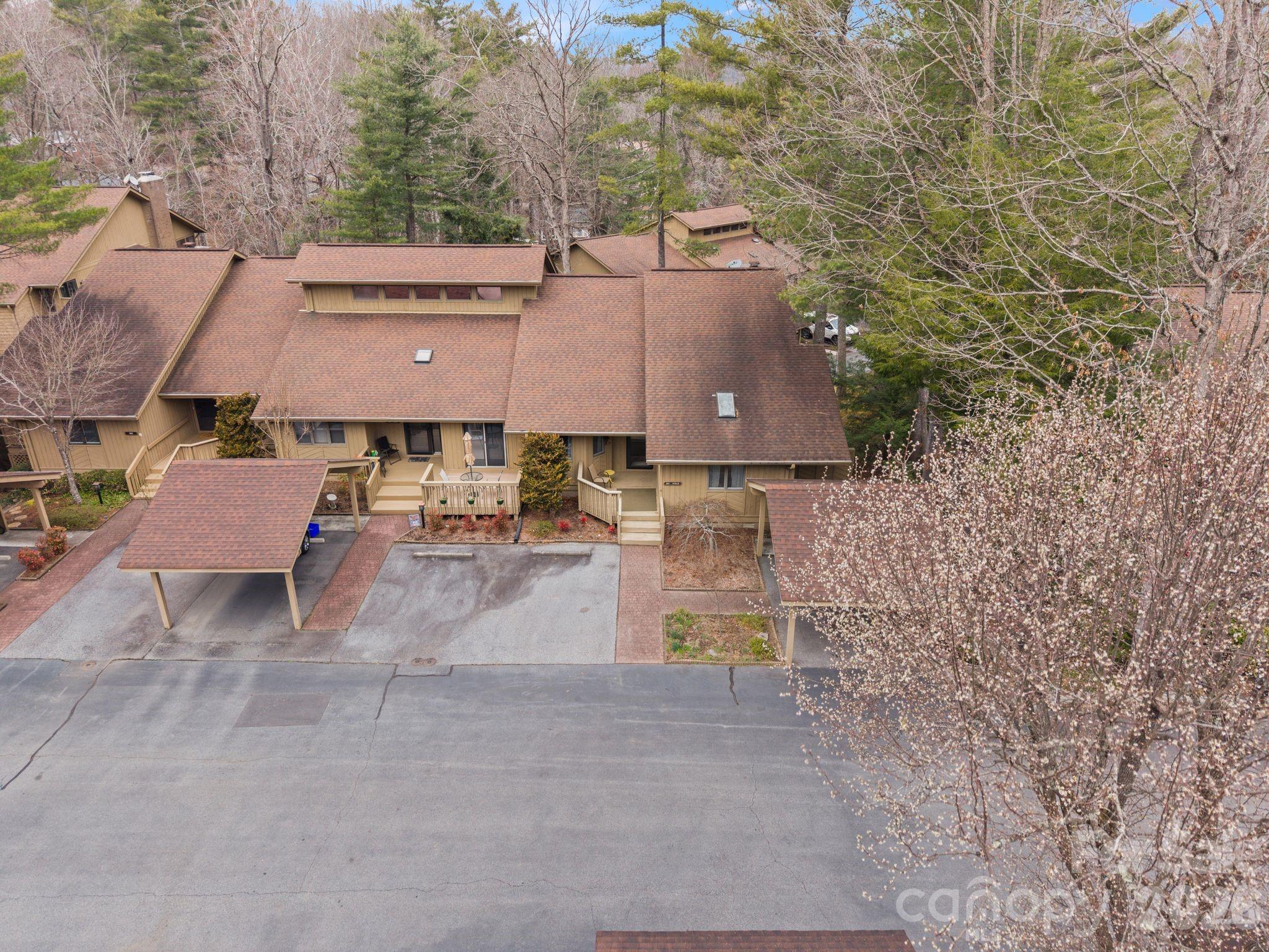 301 N Scarlet Oak Lane Property Photo 2
