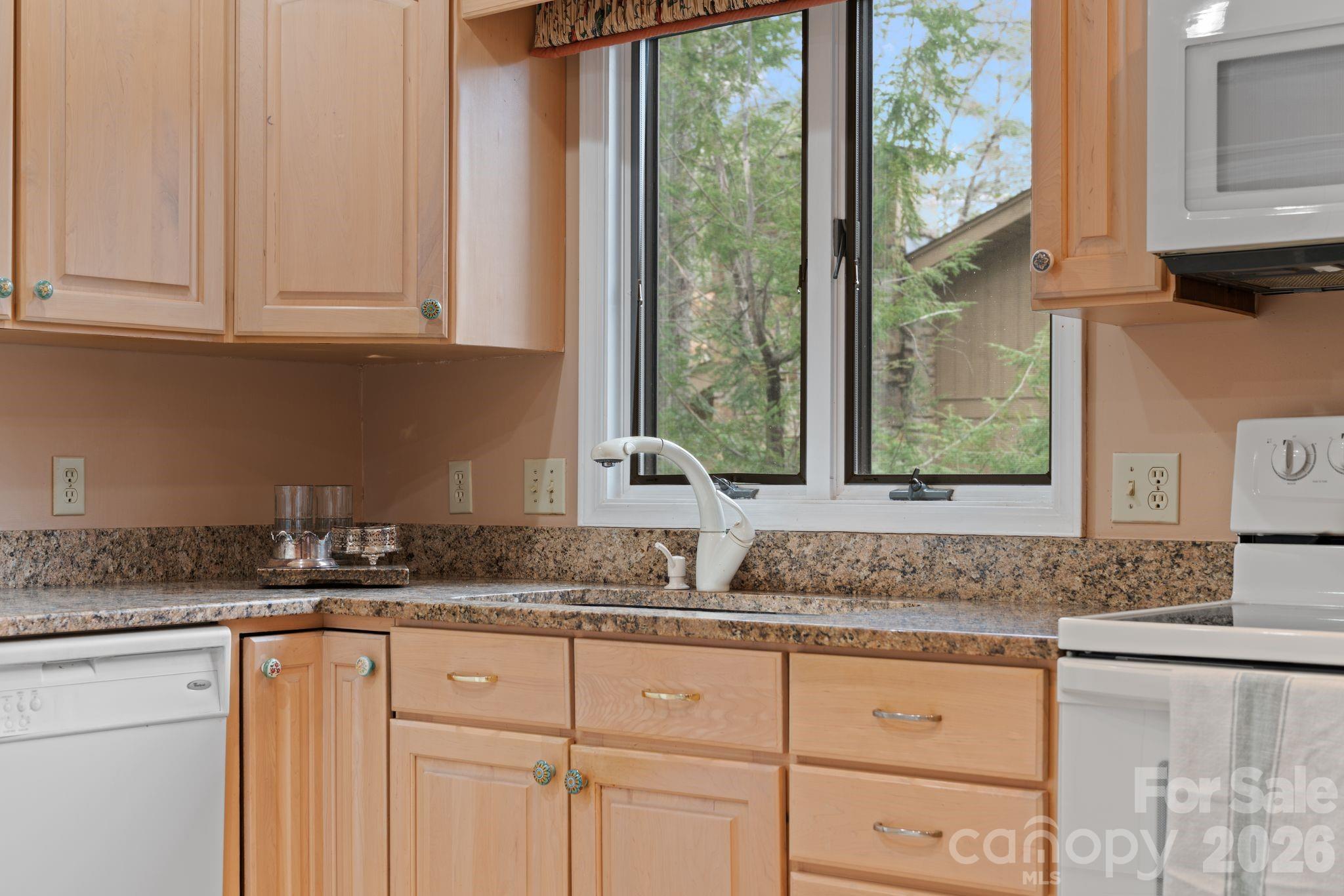301 N Scarlet Oak Lane Property Photo 4