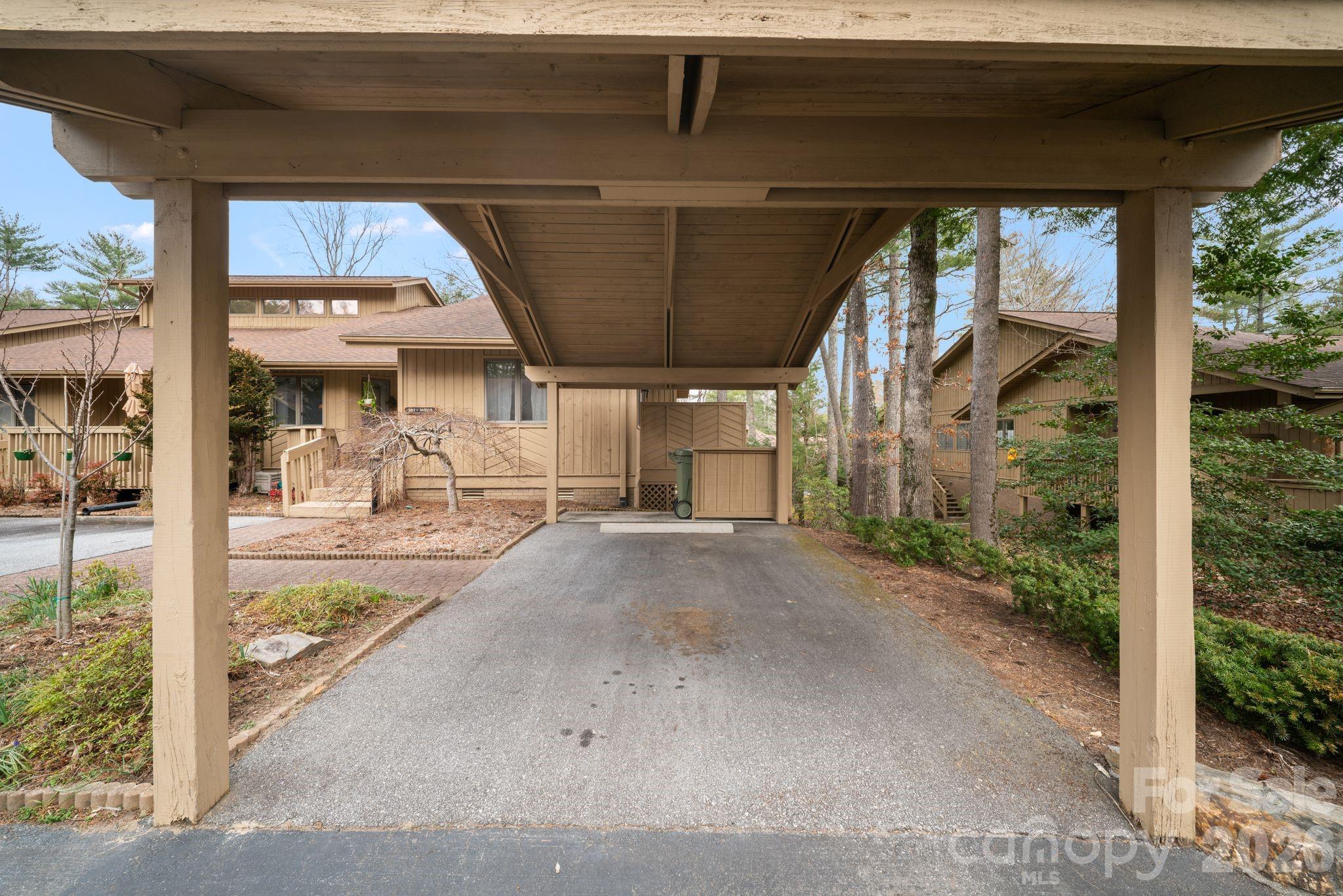 301 N Scarlet Oak Lane Property Photo 31