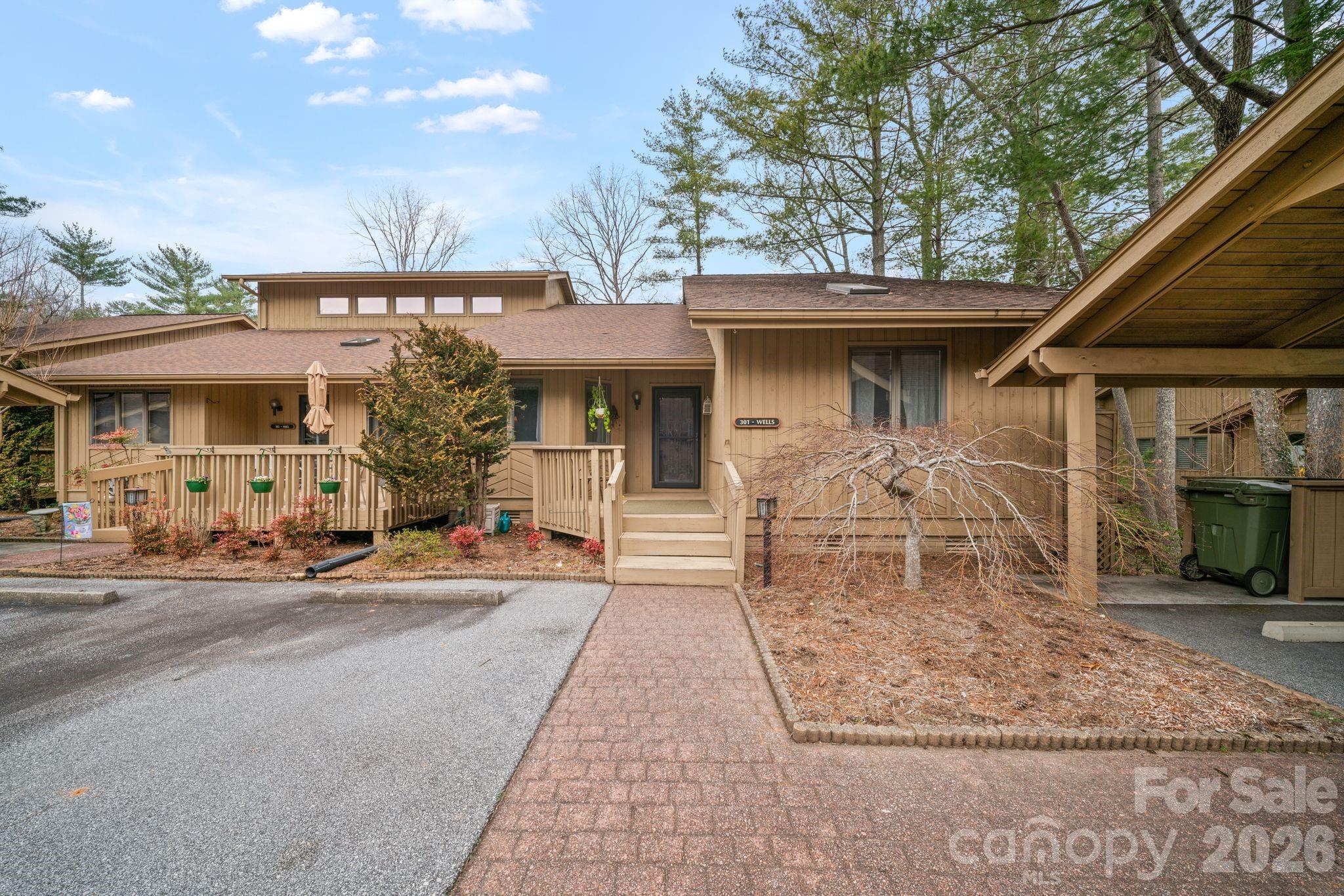 301 N Scarlet Oak Lane Property Photo 33