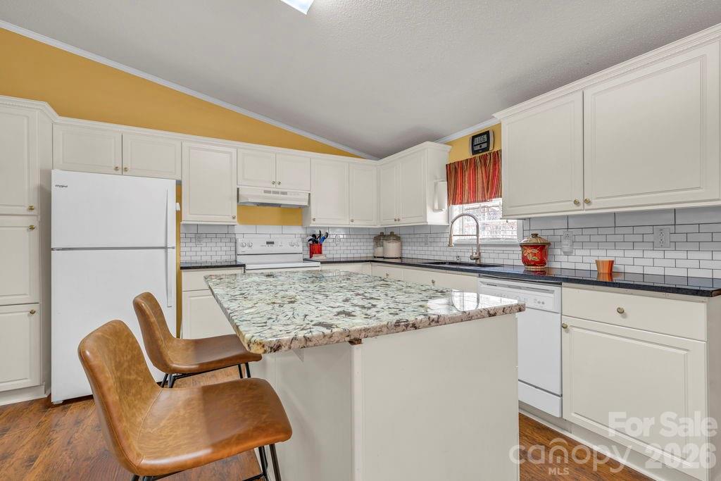 401 Lynn Gap Road Property Photo 6