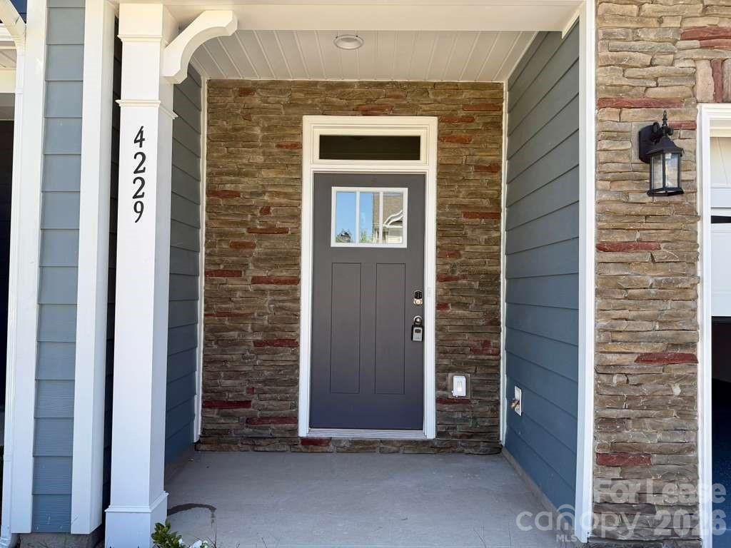 4229 Black Court Property Photo 3
