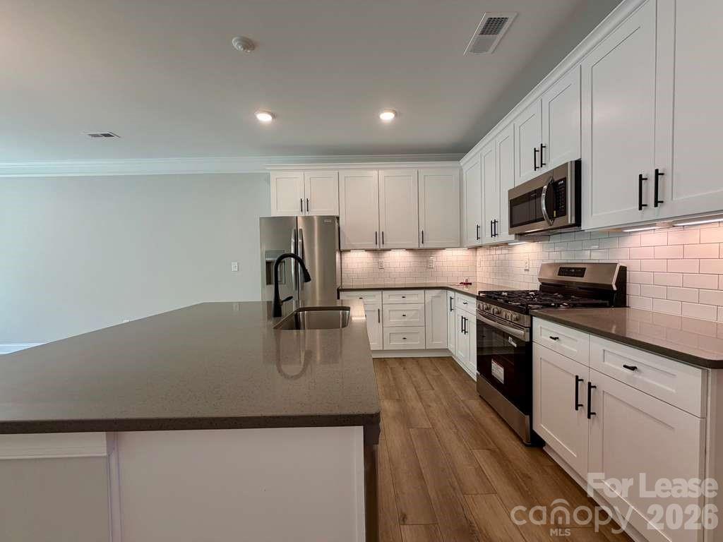 4229 Black Court Property Photo 6