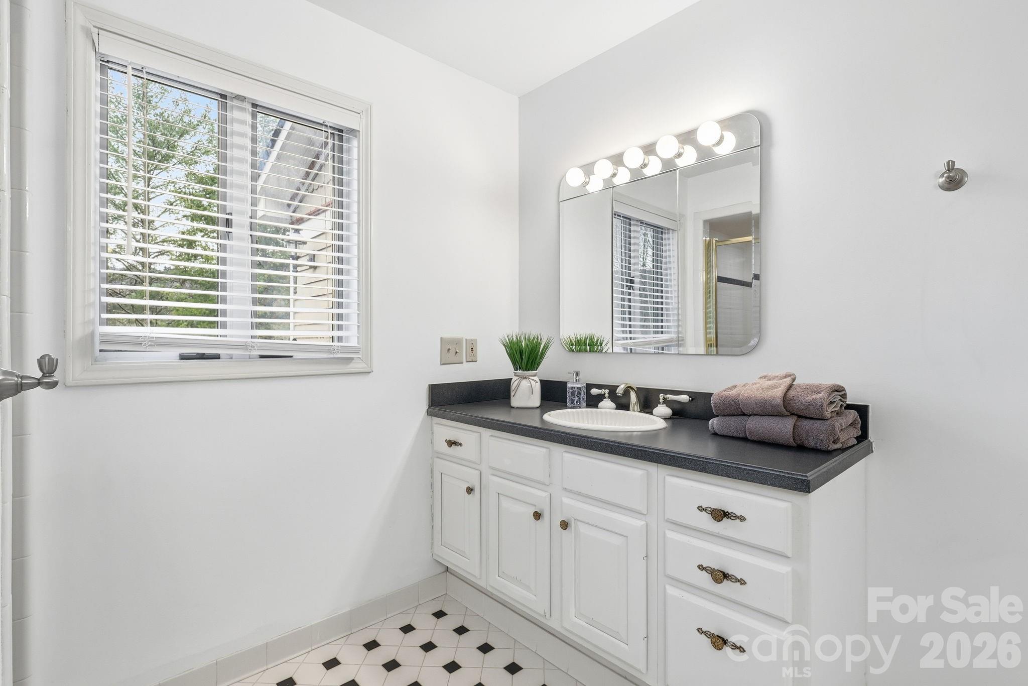 1644 Broadstone Road Property Photo 29