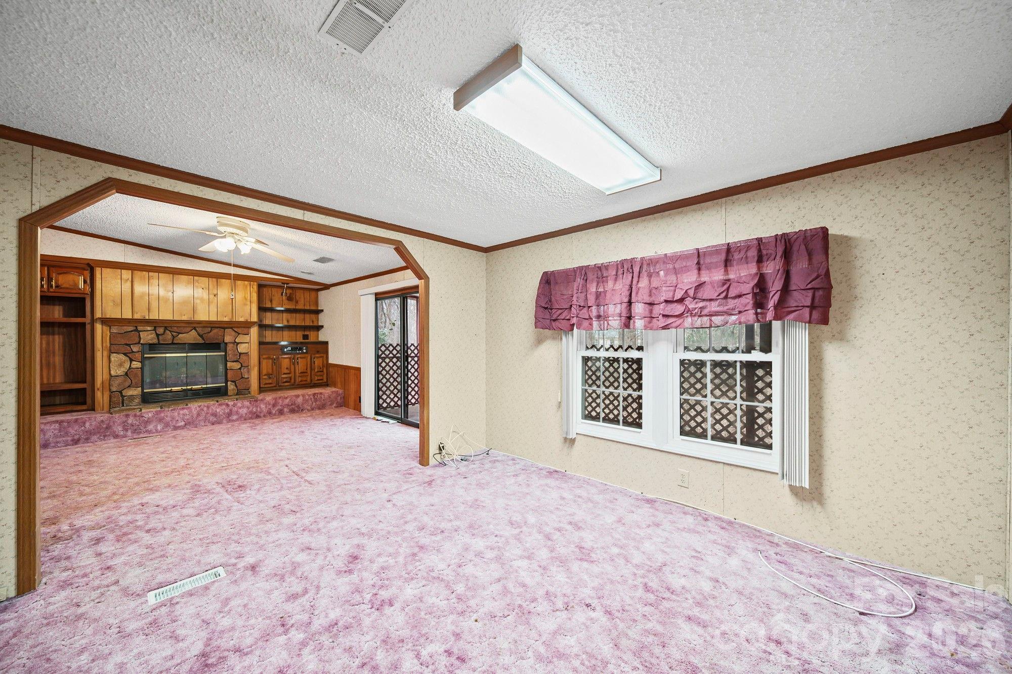 1015 Southwood Drive Property Photo 3