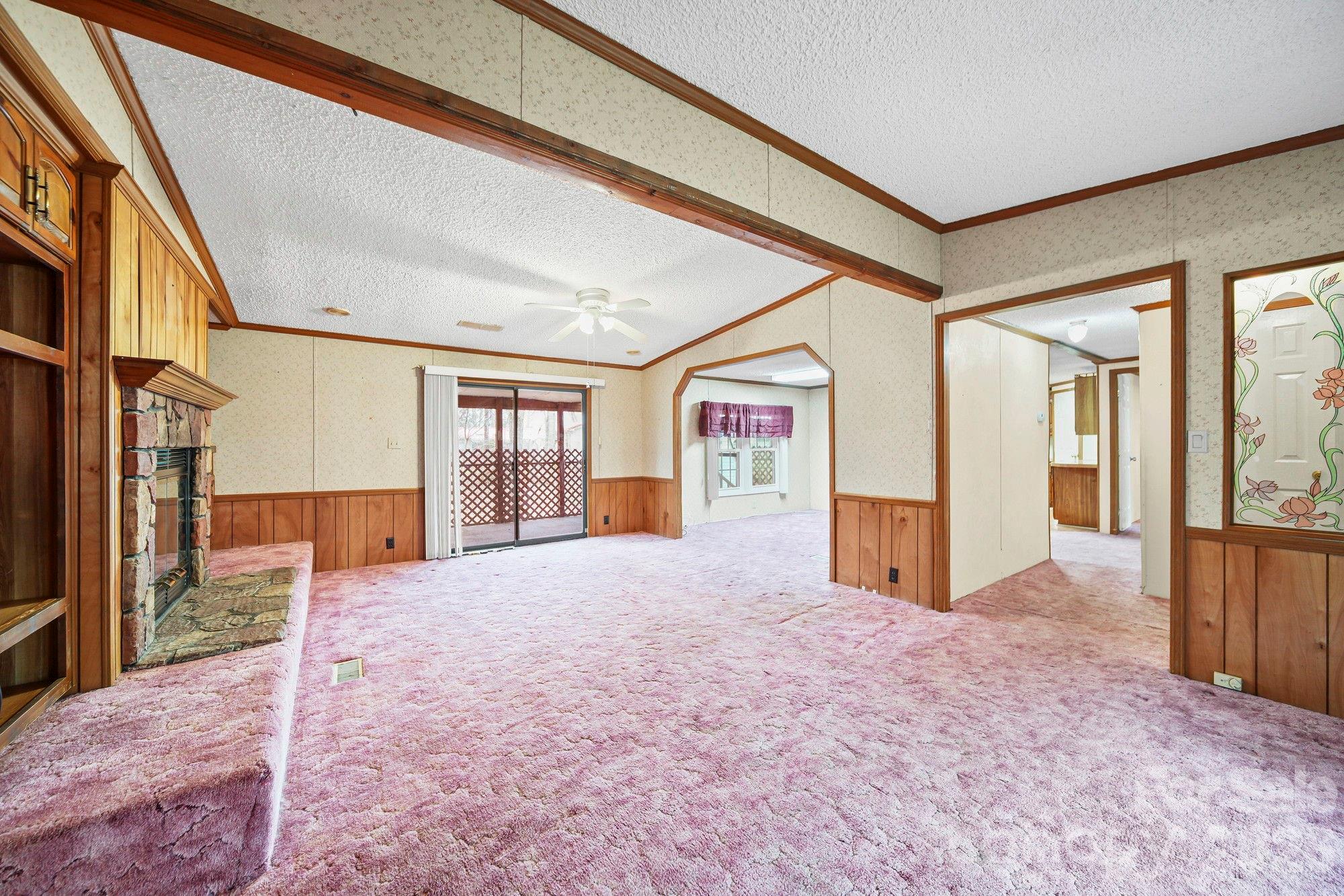 1015 Southwood Drive Property Photo 6