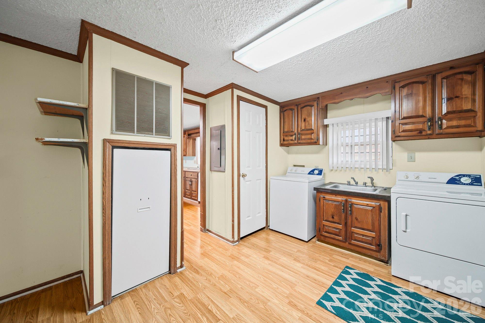 1015 Southwood Drive Property Photo 9