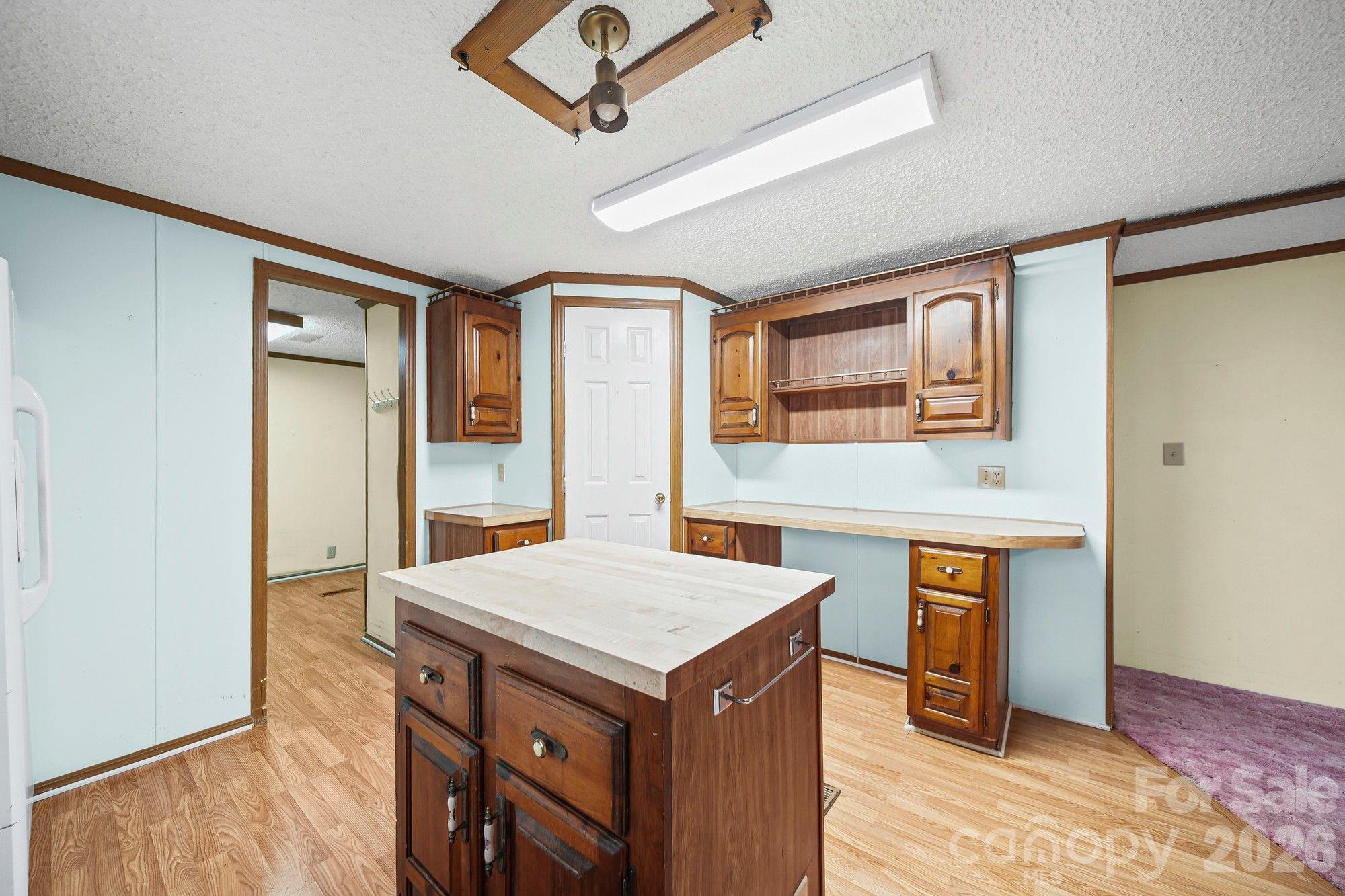 1015 Southwood Drive Property Photo 10