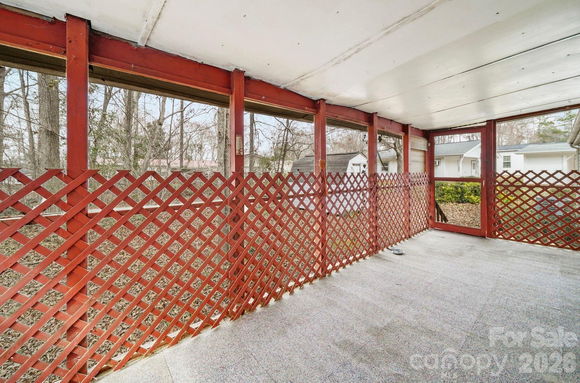 1015 Southwood Drive Property Photo 19