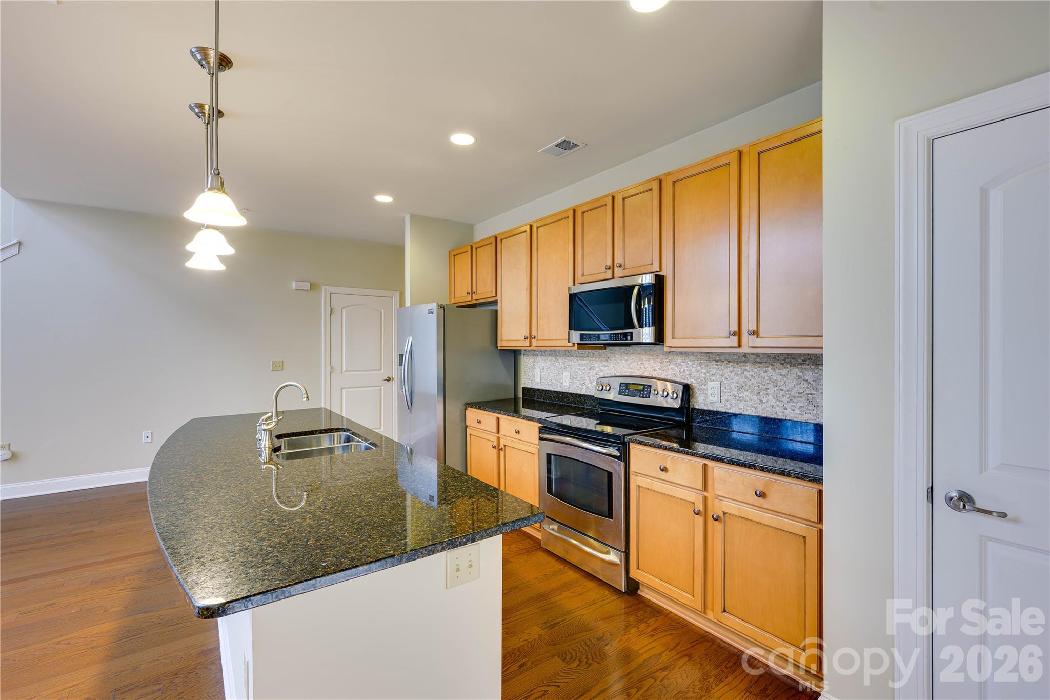 120 Steinbeck Way F Property Photo 12
