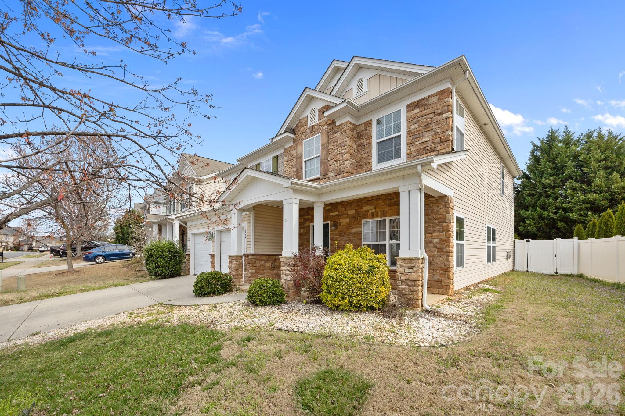 108 Sand Spur Drive Property Photo 2