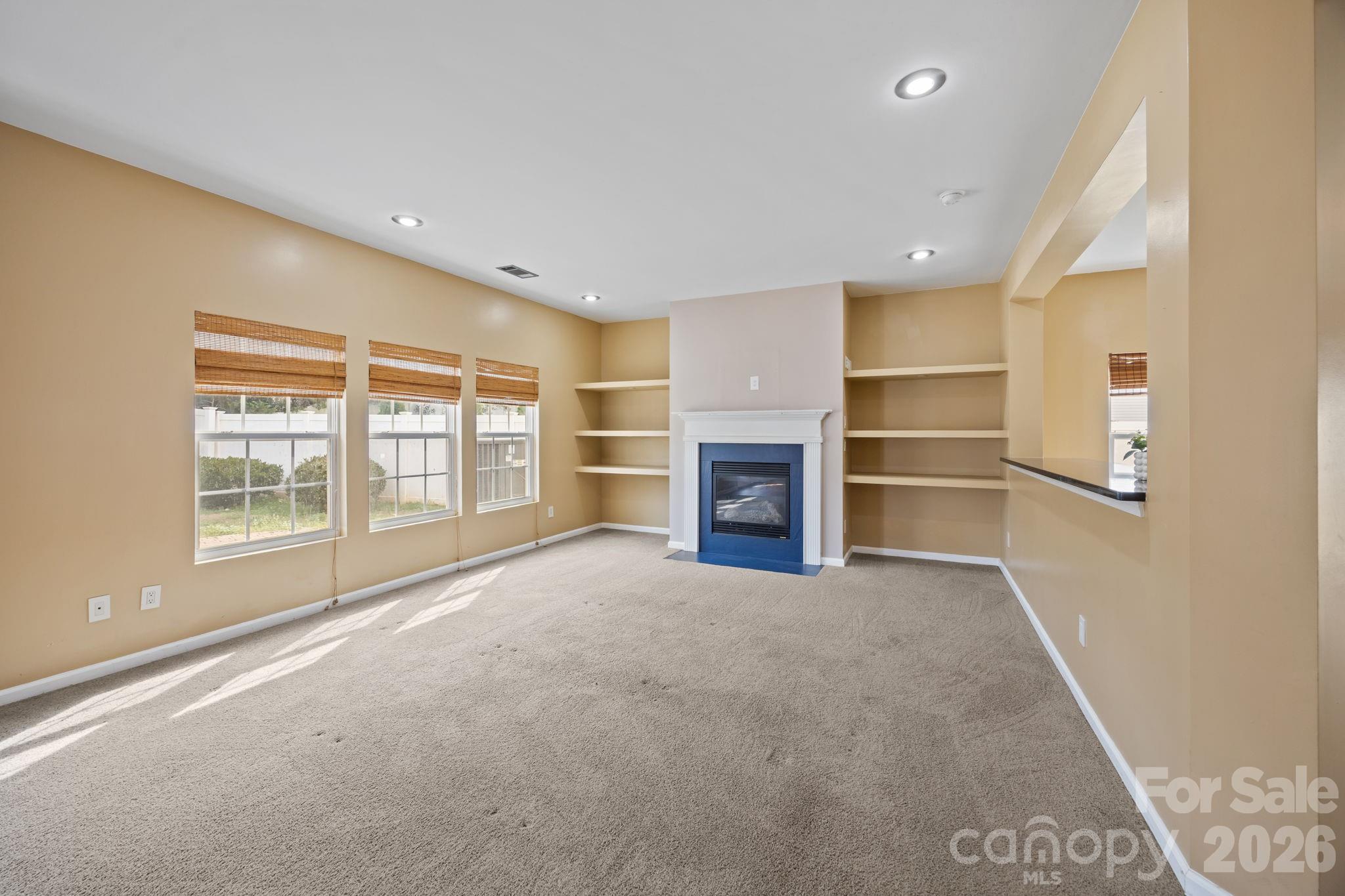 108 Sand Spur Drive Property Photo 9
