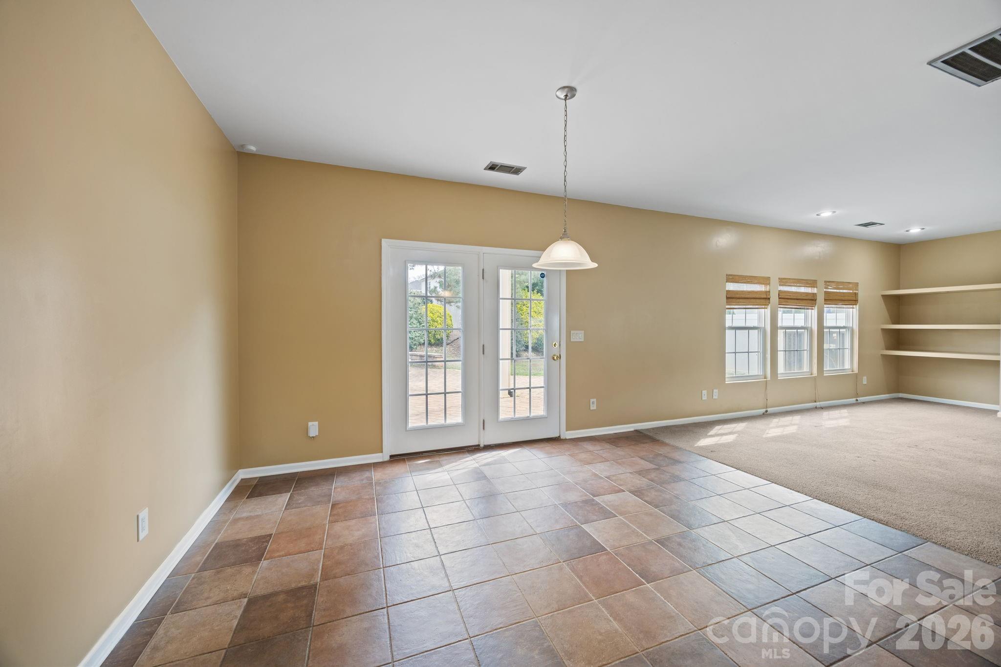 108 Sand Spur Drive Property Photo 12